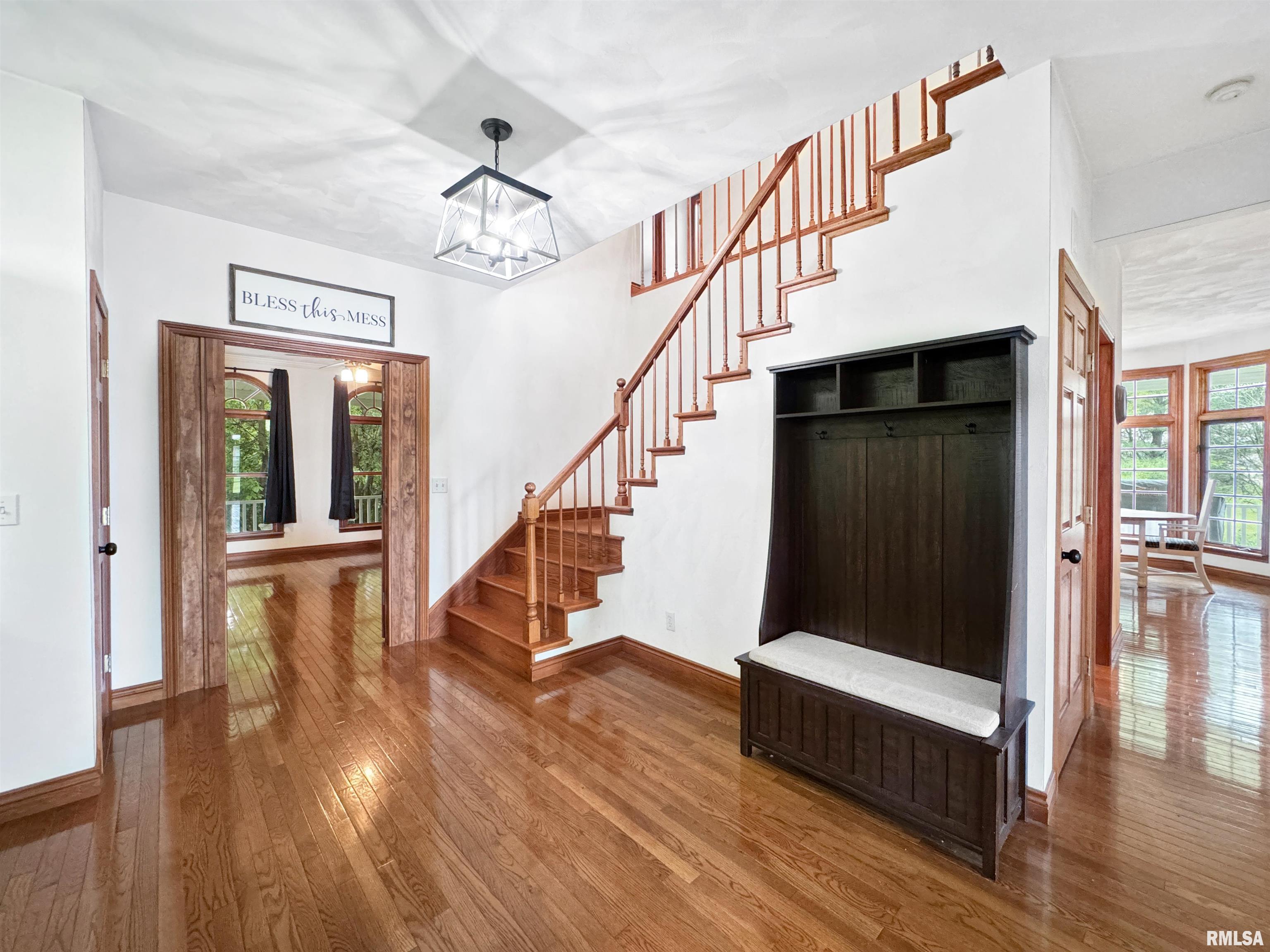 206 Windsor Drive, Germantown Hills, Illinois image 3