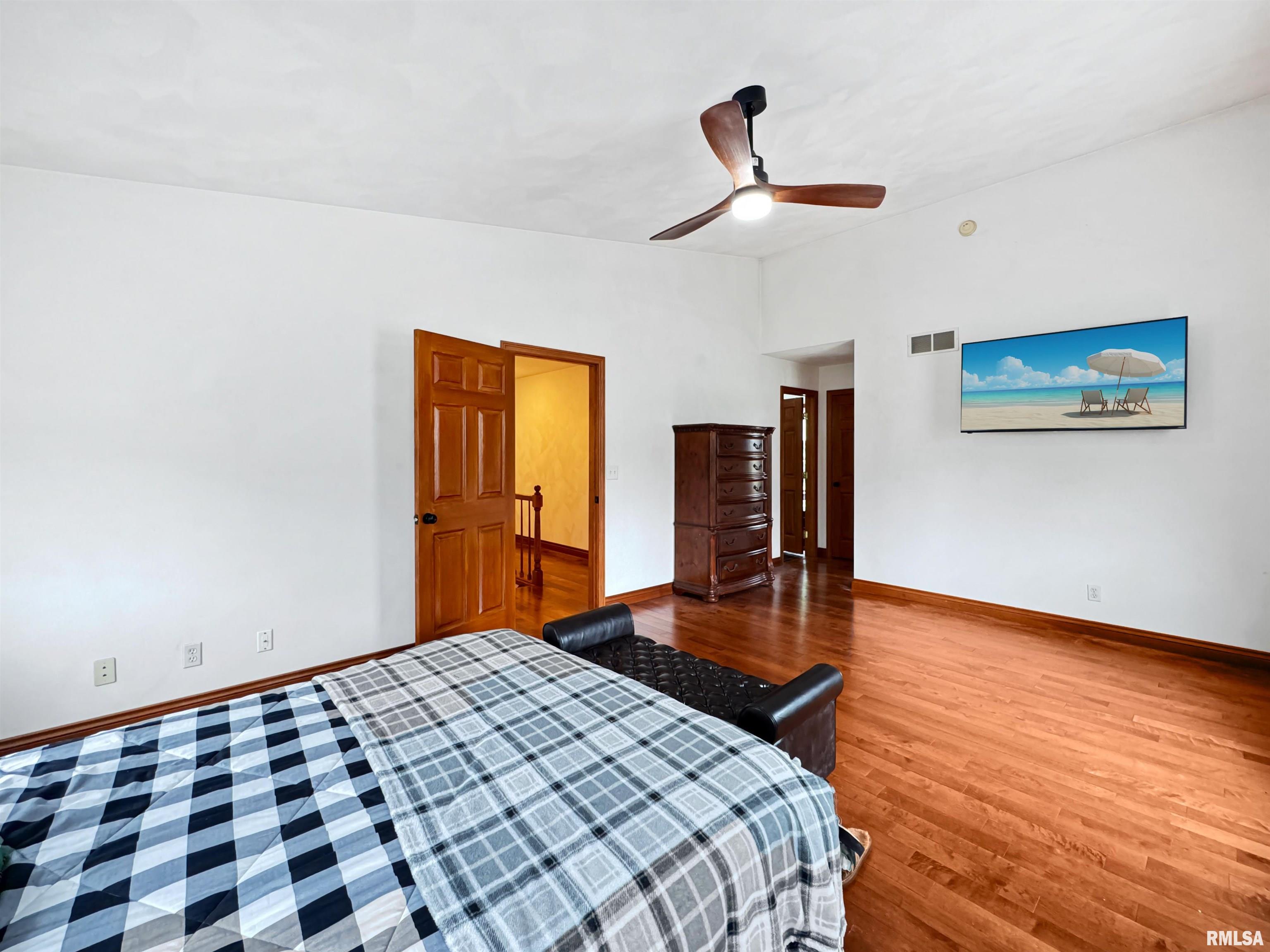 206 Windsor Drive, Germantown Hills, Illinois image 18