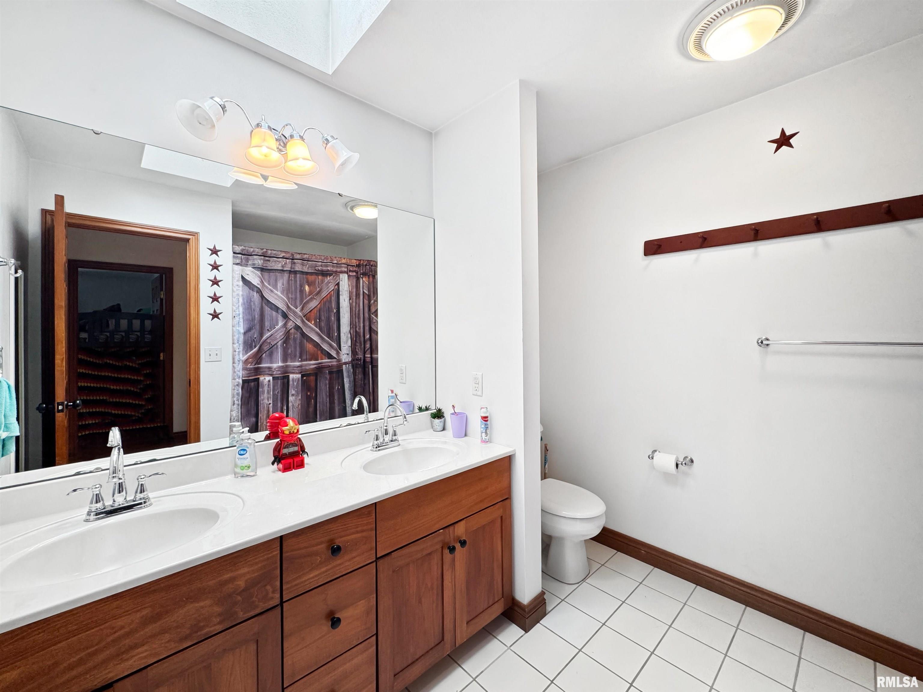 206 Windsor Drive, Germantown Hills, Illinois image 37