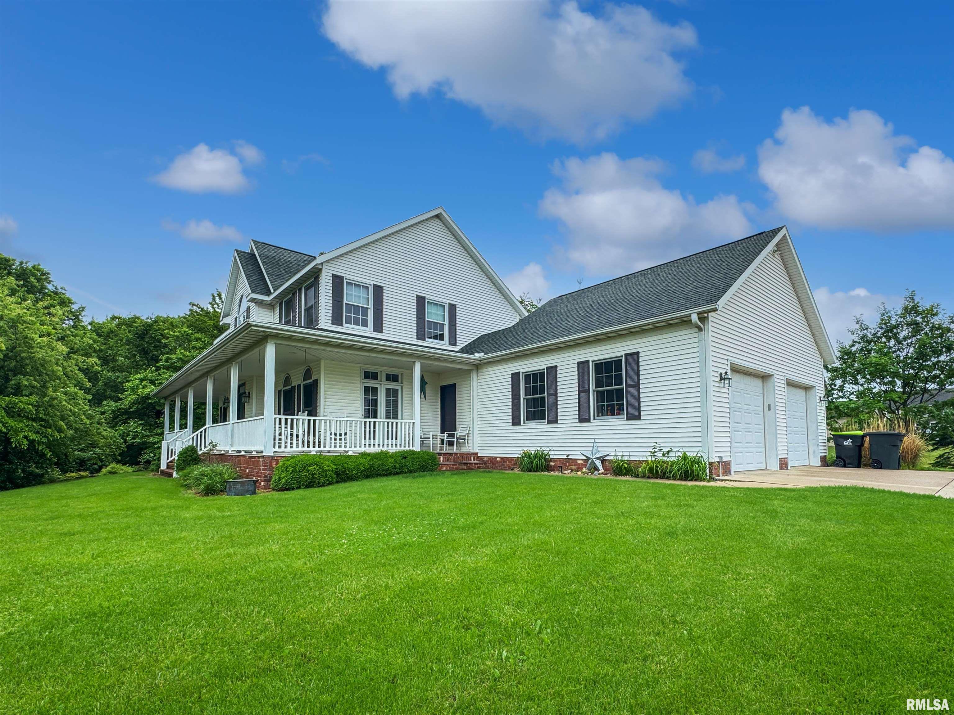 206 Windsor Drive, Germantown Hills, Illinois image 2