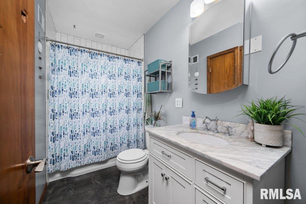 3430 W Locust Street, Davenport, Iowa image 24