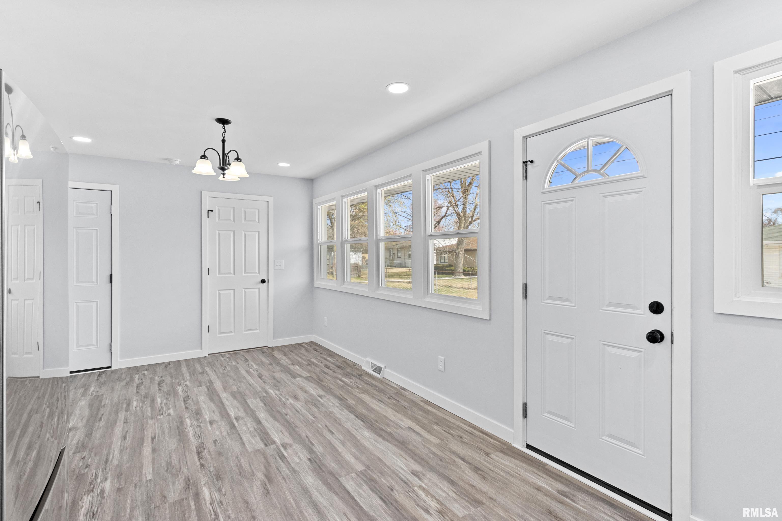2724 N Sterling Avenue, Peoria, Illinois image 14