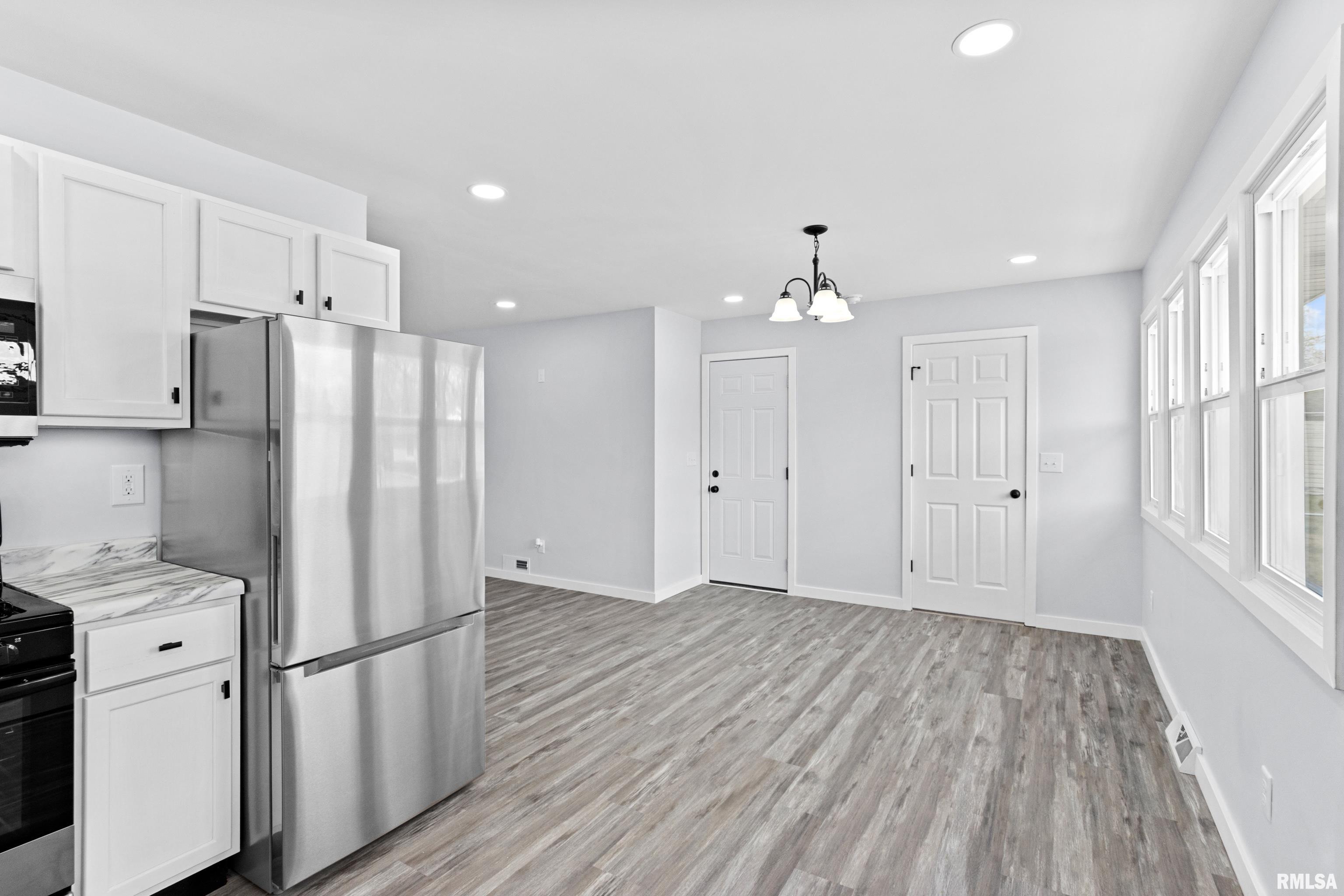 2724 N Sterling Avenue, Peoria, Illinois image 13