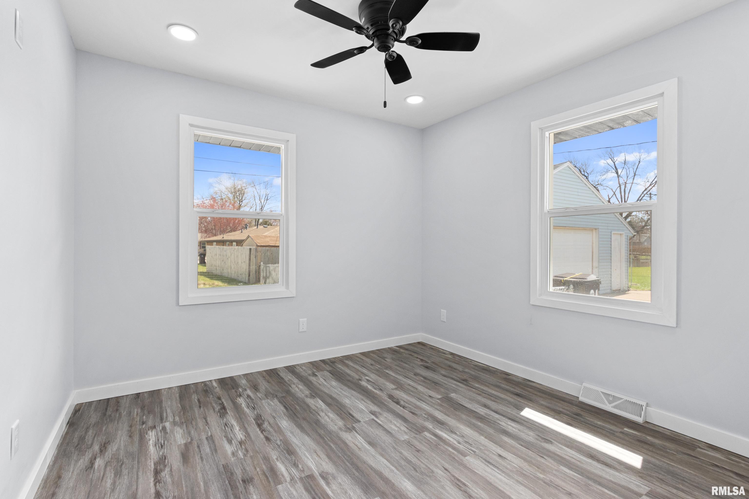 2724 N Sterling Avenue, Peoria, Illinois image 25