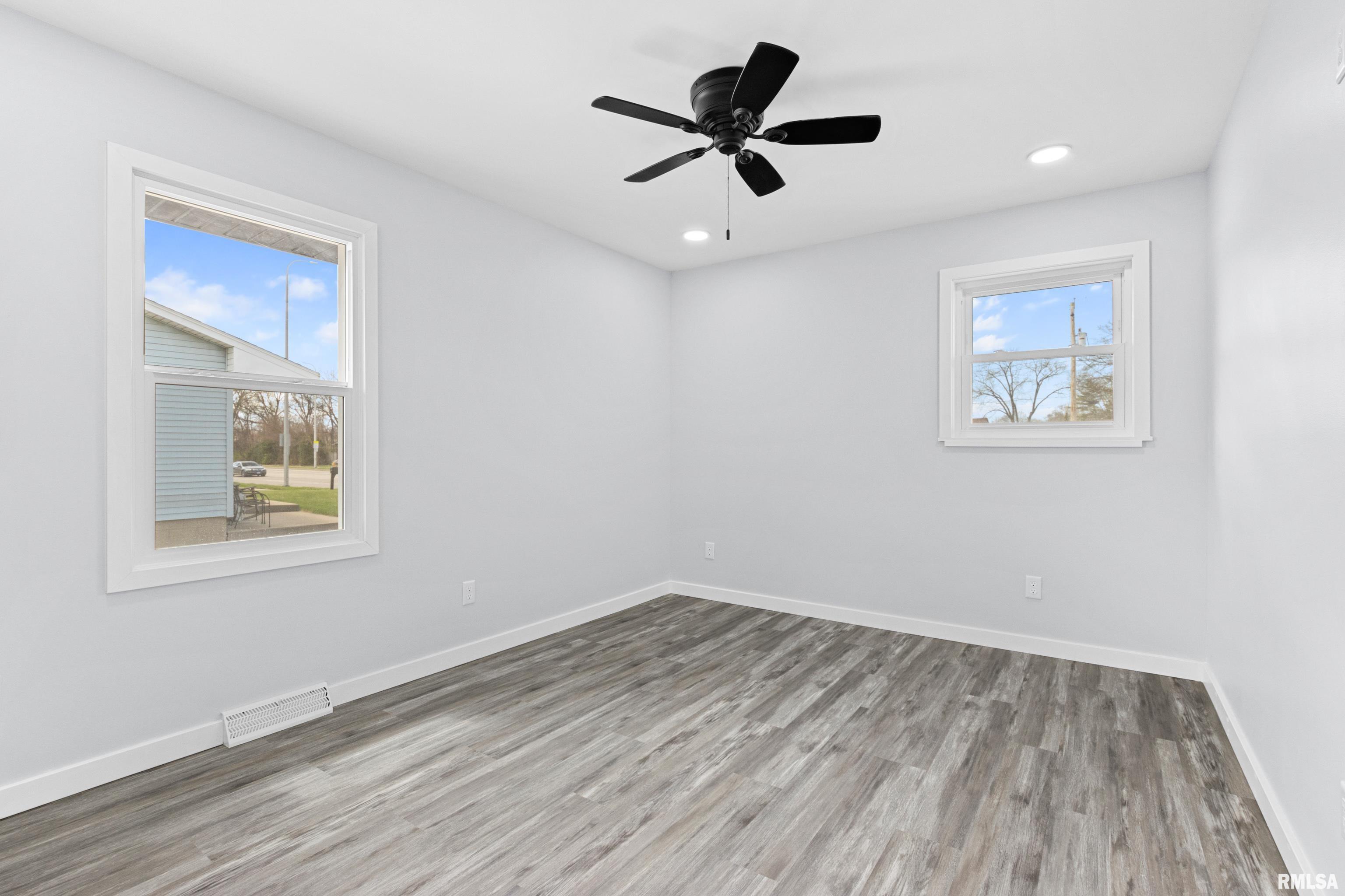 2724 N Sterling Avenue, Peoria, Illinois image 21