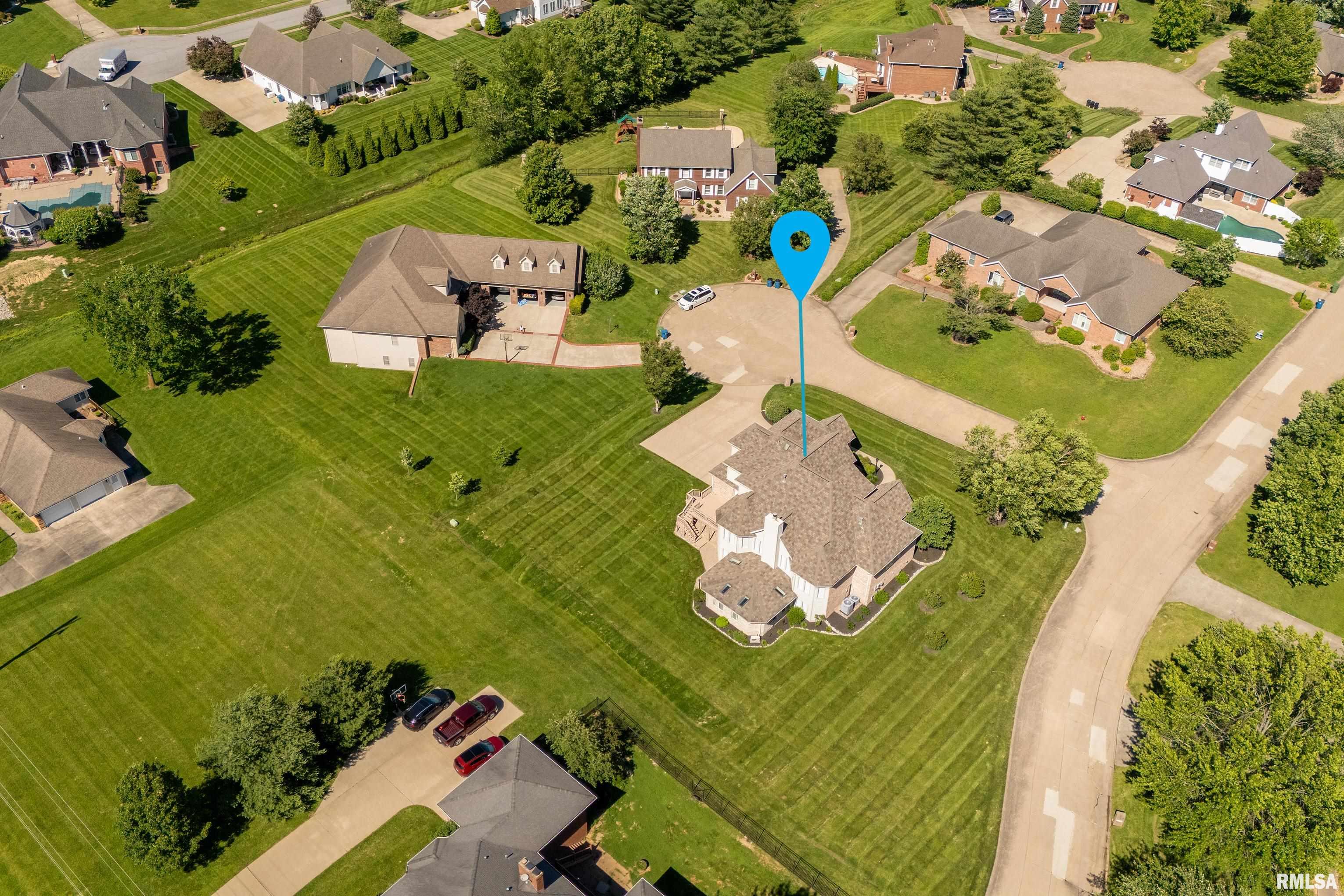 1302 Collins Lane, Marion, Illinois image 3