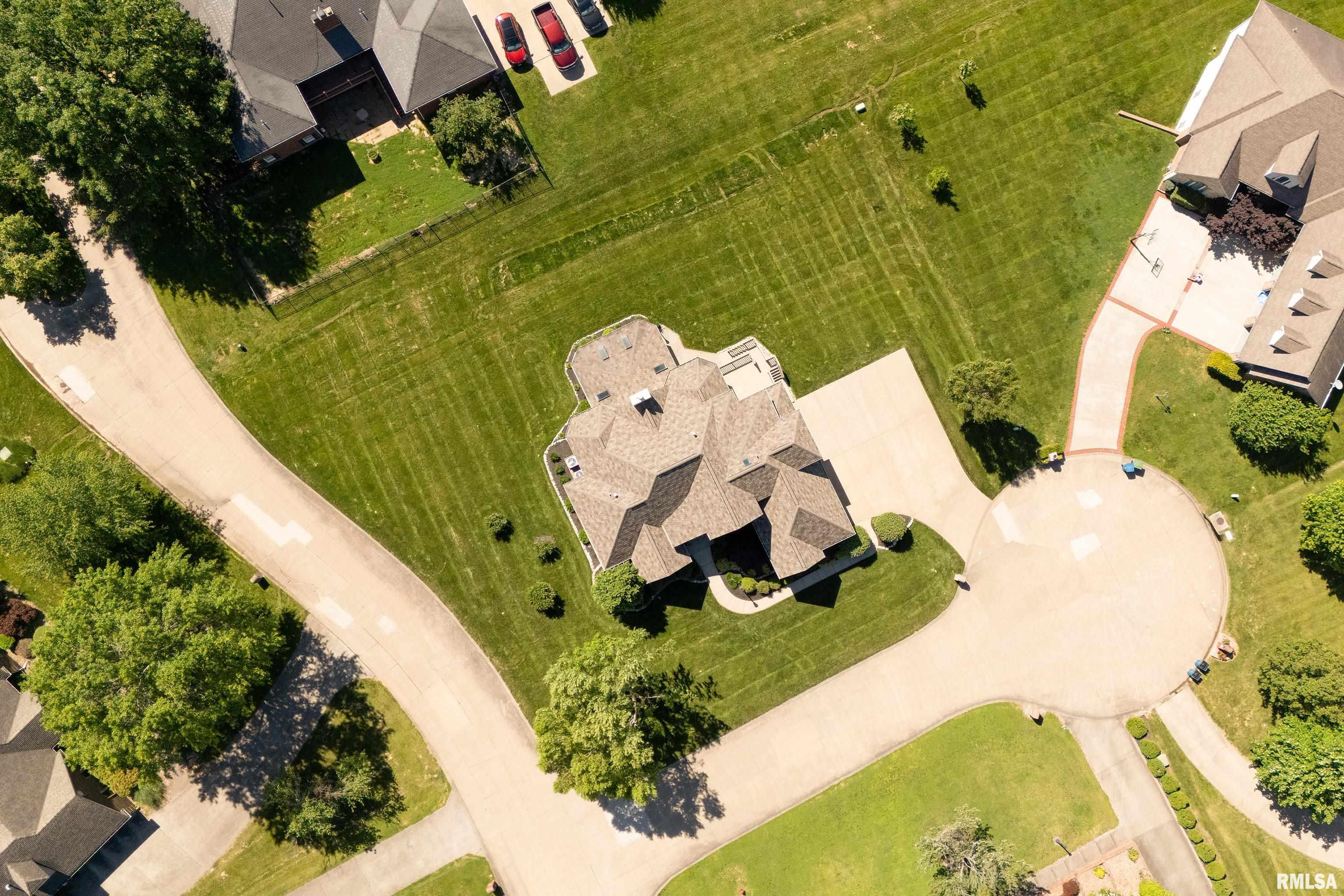 1302 Collins Lane, Marion, Illinois image 4