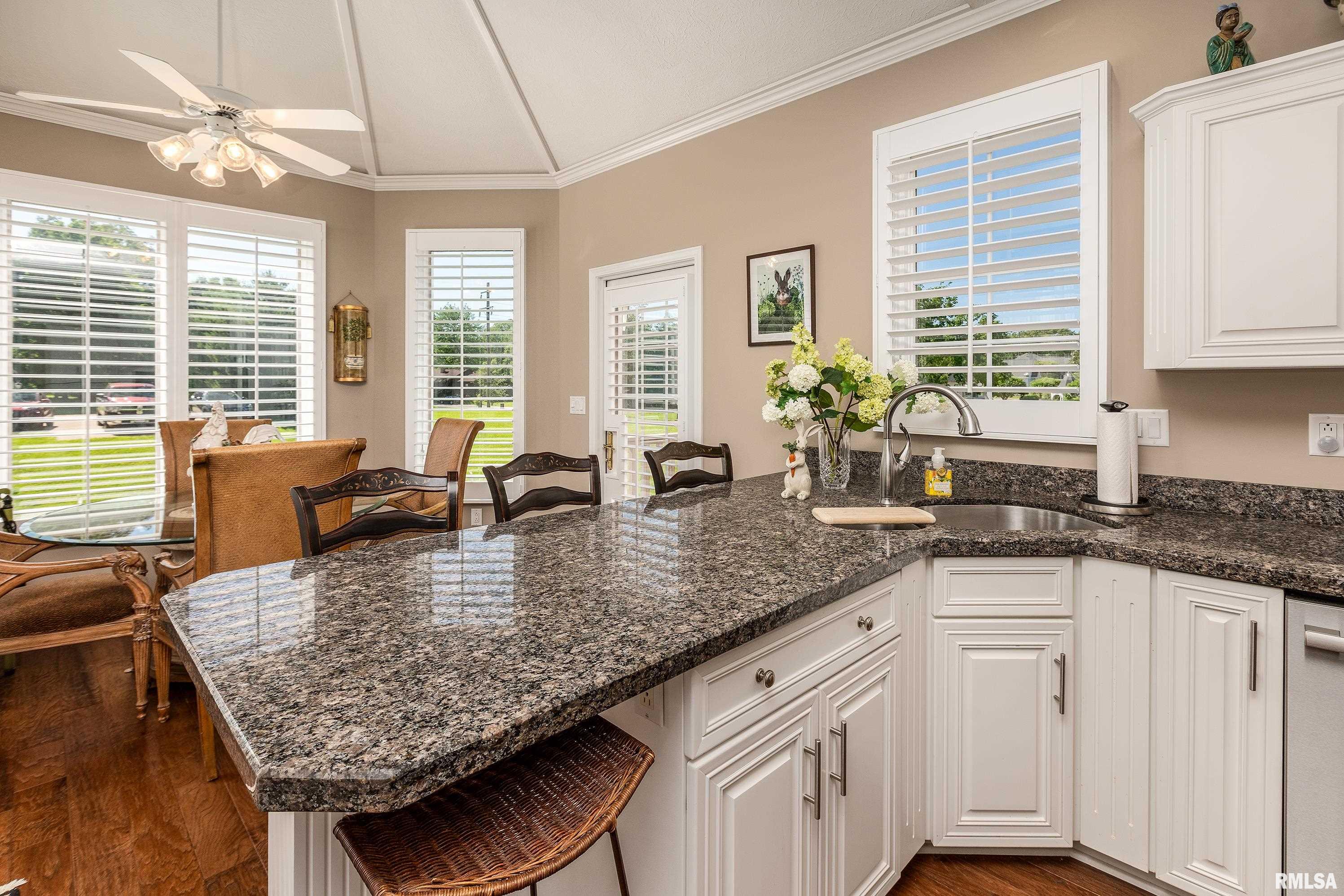 1302 Collins Lane, Marion, Illinois image 34