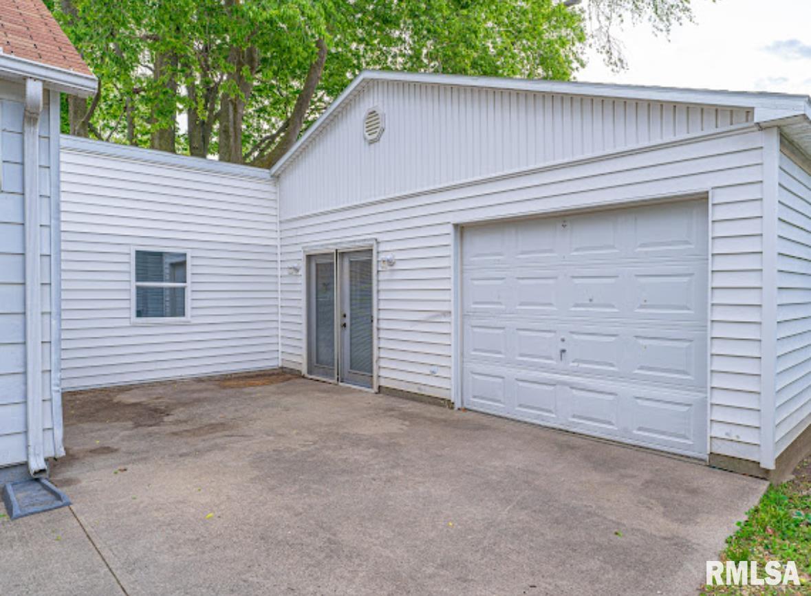 1507 4th Street, Lincoln, Illinois image 3