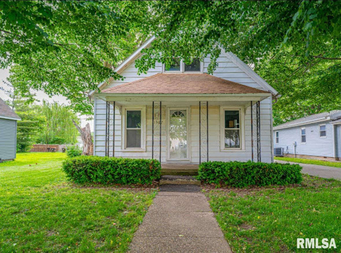 1507 4th Street, Lincoln, Illinois image 1