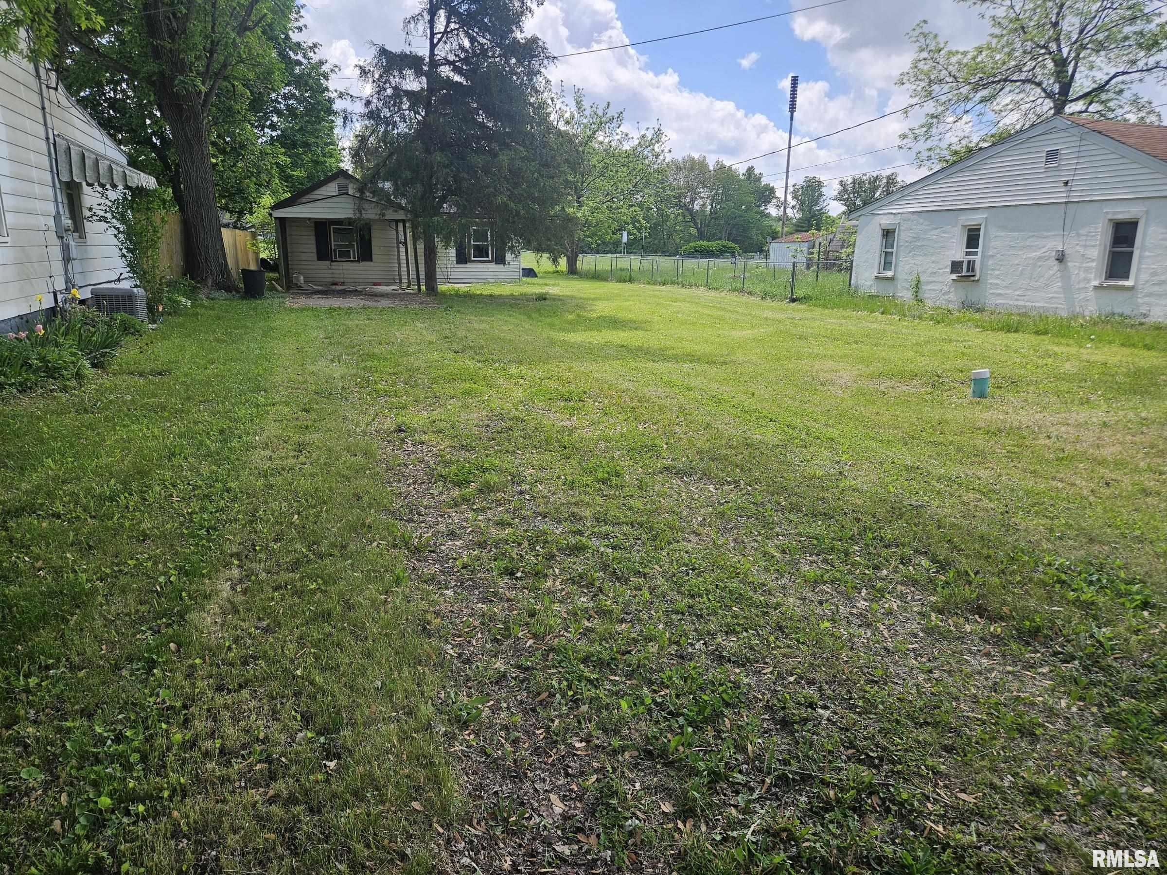 105 North Lane, East Peoria, Illinois image 2