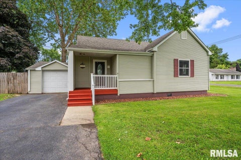 Homes For Sale - 330 High School Street<br/> Sangamon County, Divernon, IL 62530