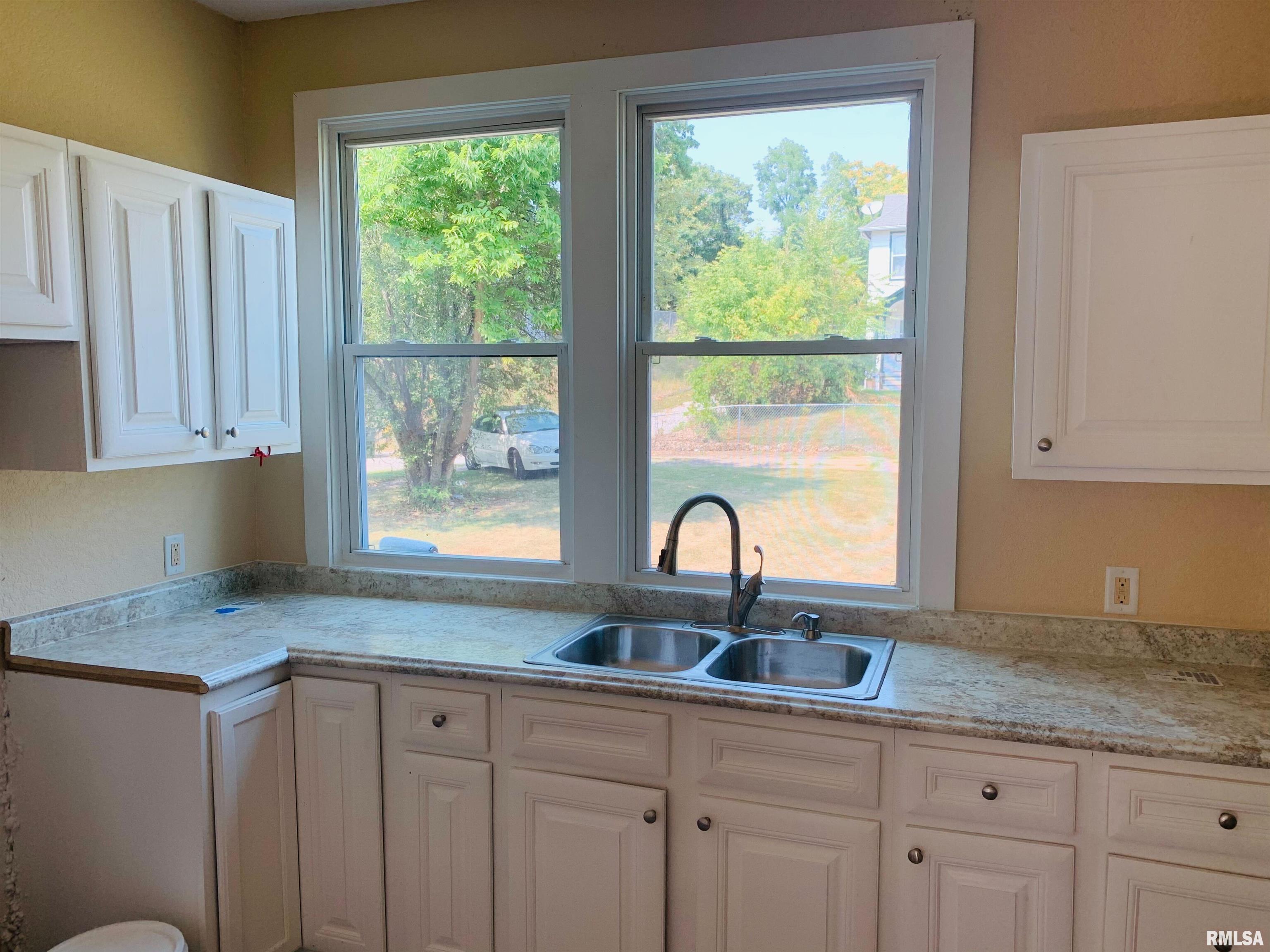 13 Riverview Place, Davenport, Iowa image 9