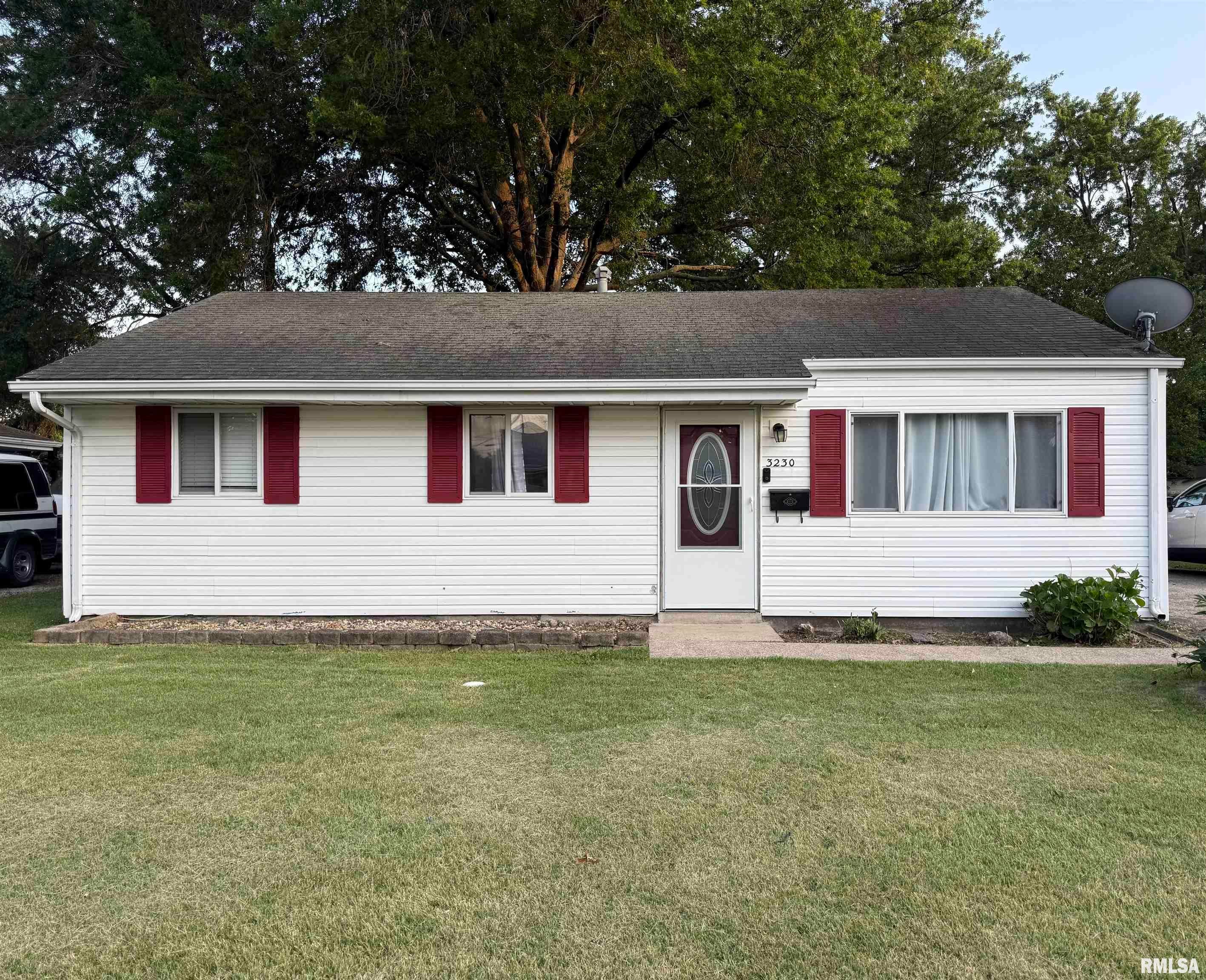 Photo 1 of 17 — 3230 Buckner Street, Springfield, IL 62703