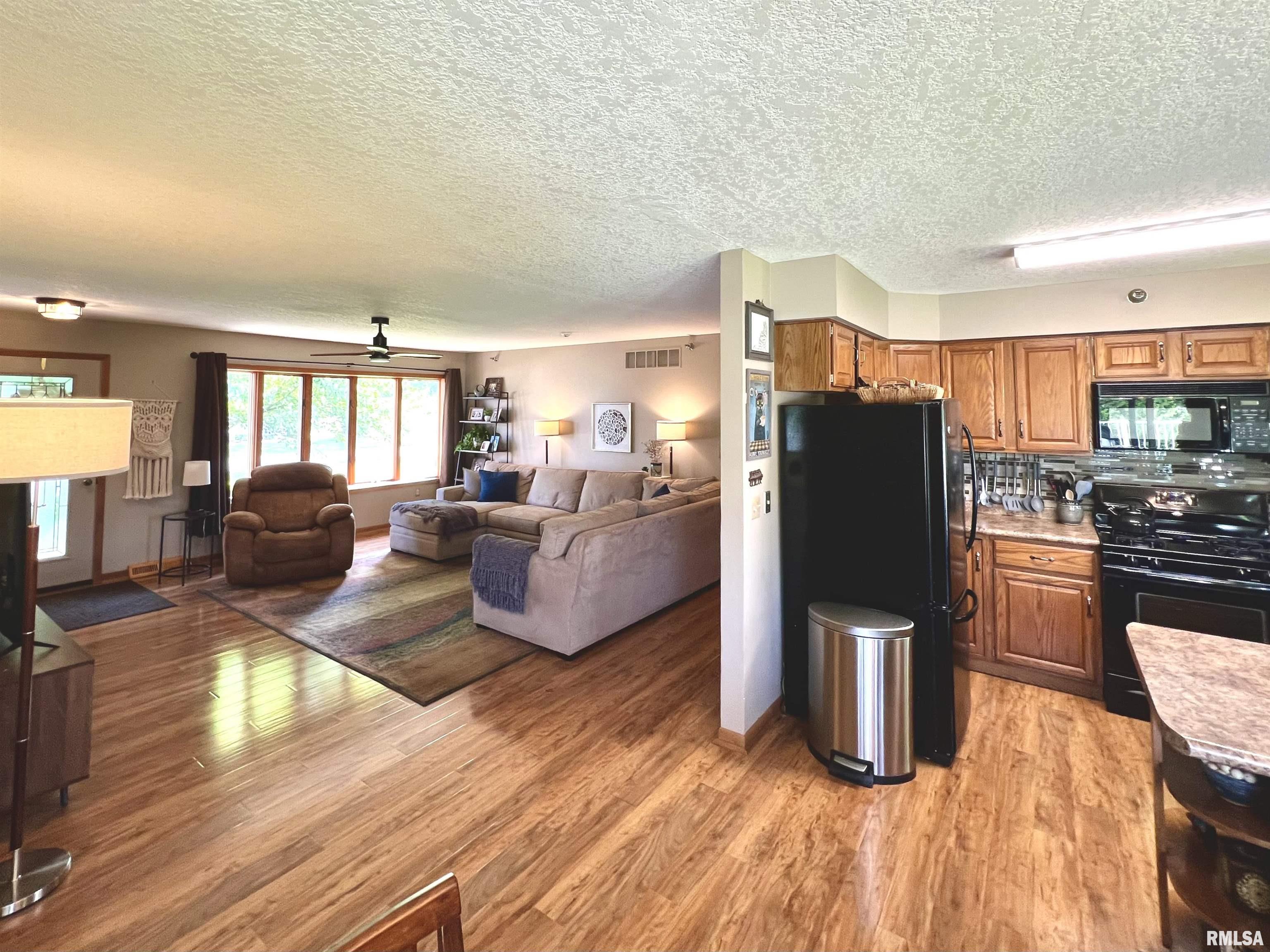118 W 19th Avenue, Coal Valley, Illinois image 8