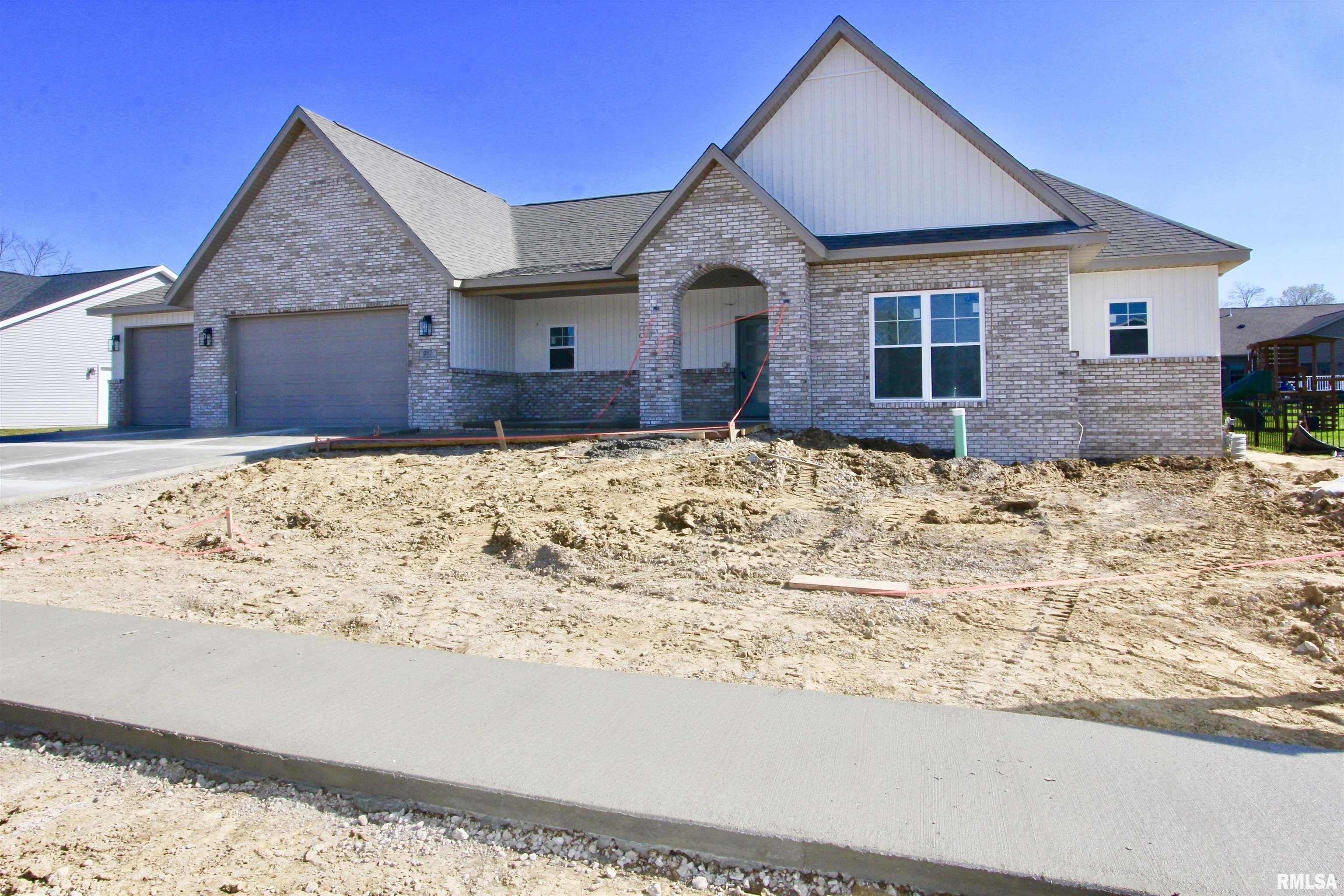 207 Saddlerock Drive, Washington, Illinois image 3