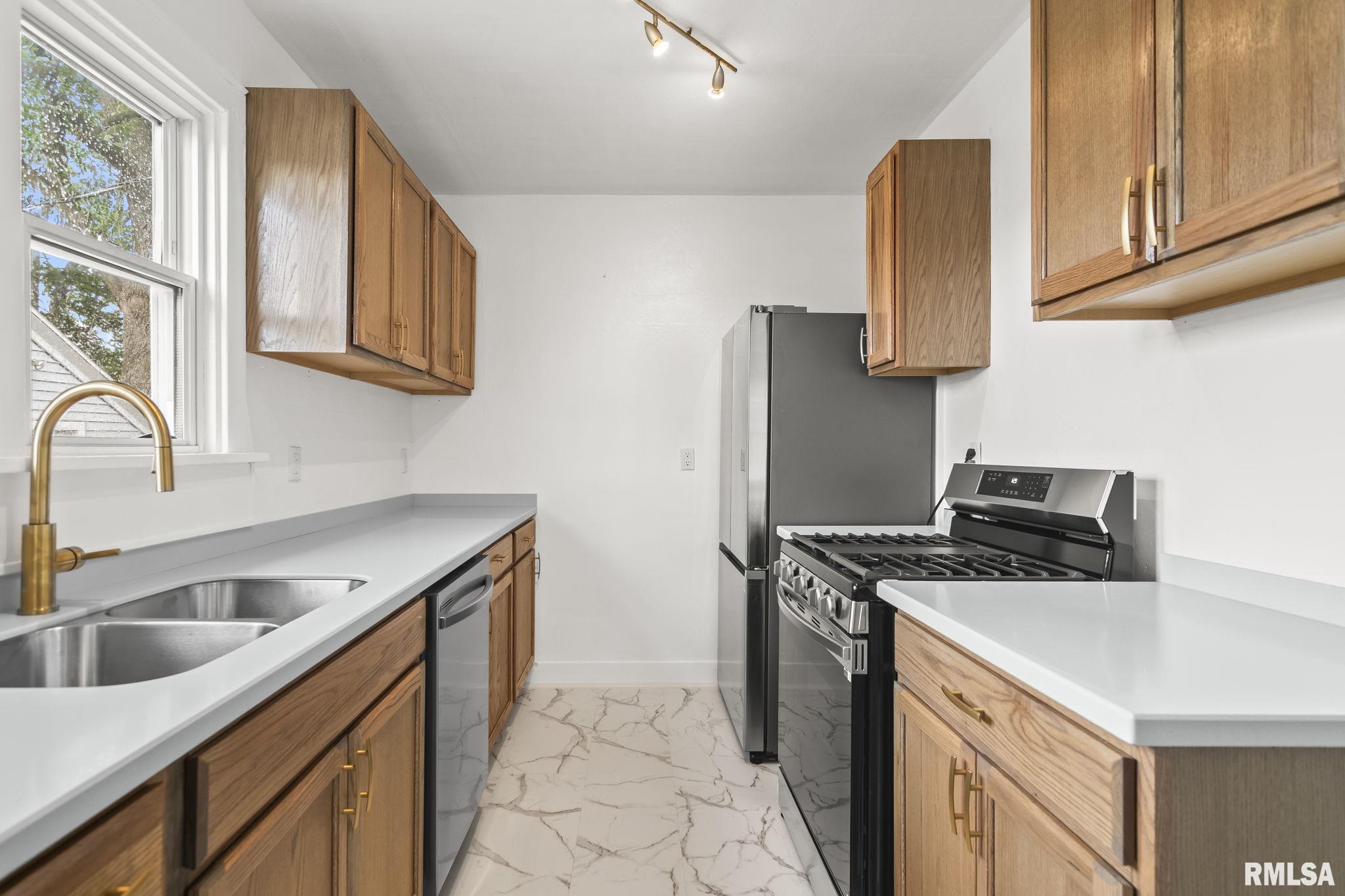 2101 S State Street, Springfield, Illinois image 3