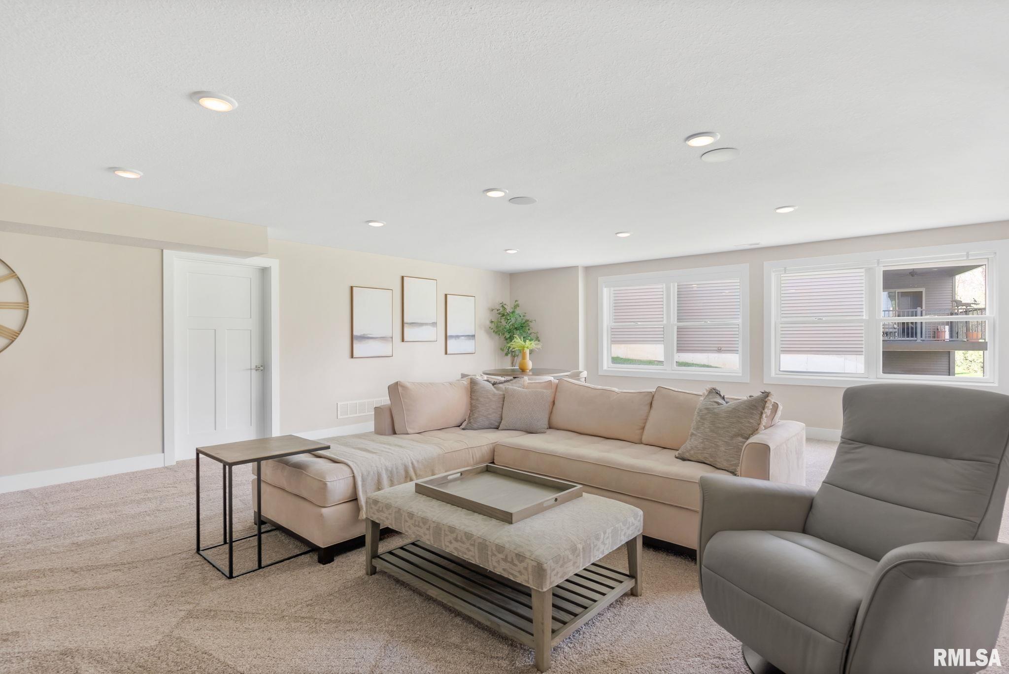 4048 Meadowlark Court, Bettendorf, Iowa image 32