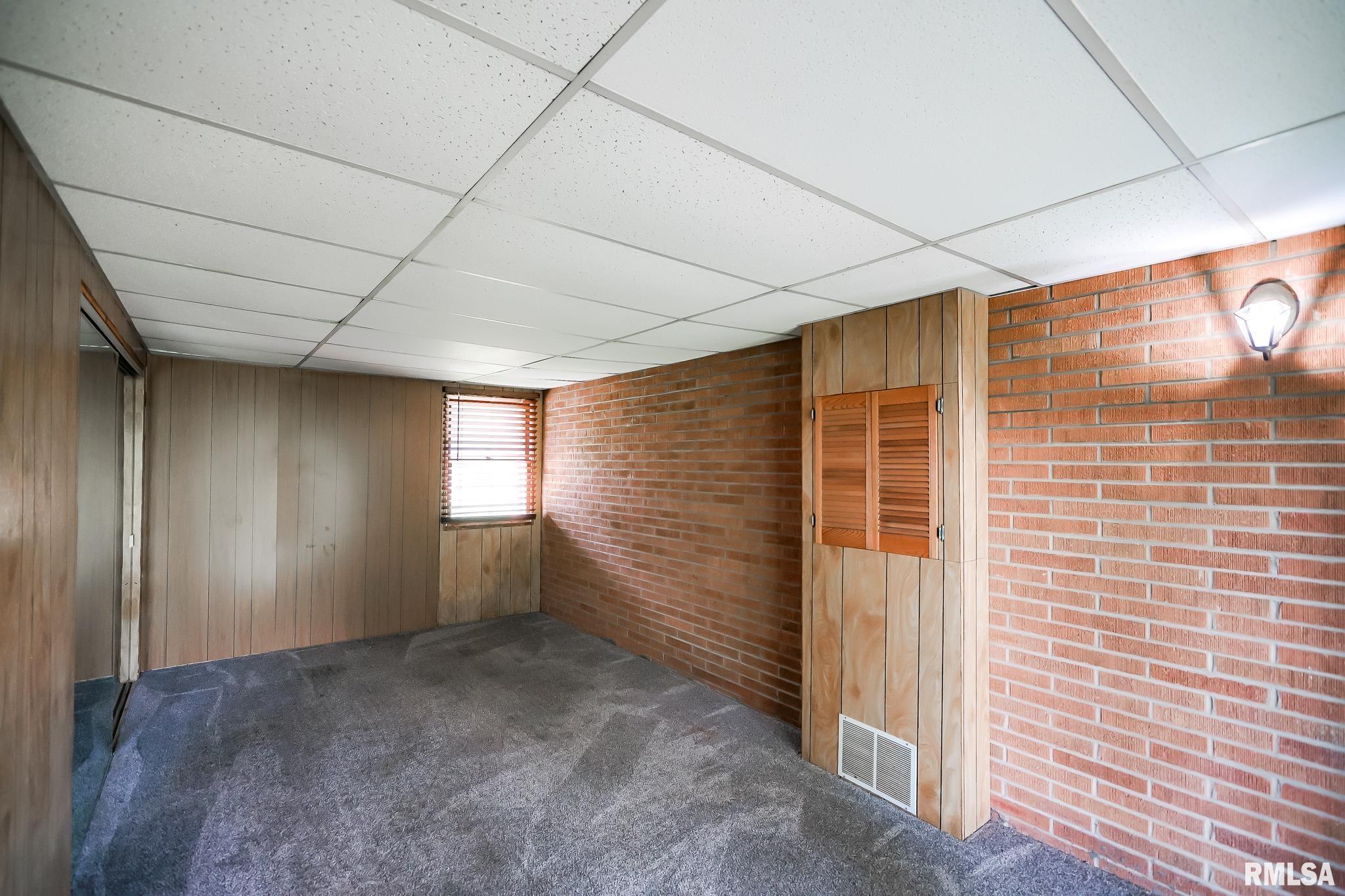 2910 W Scenic Drive, Peoria, Illinois image 20