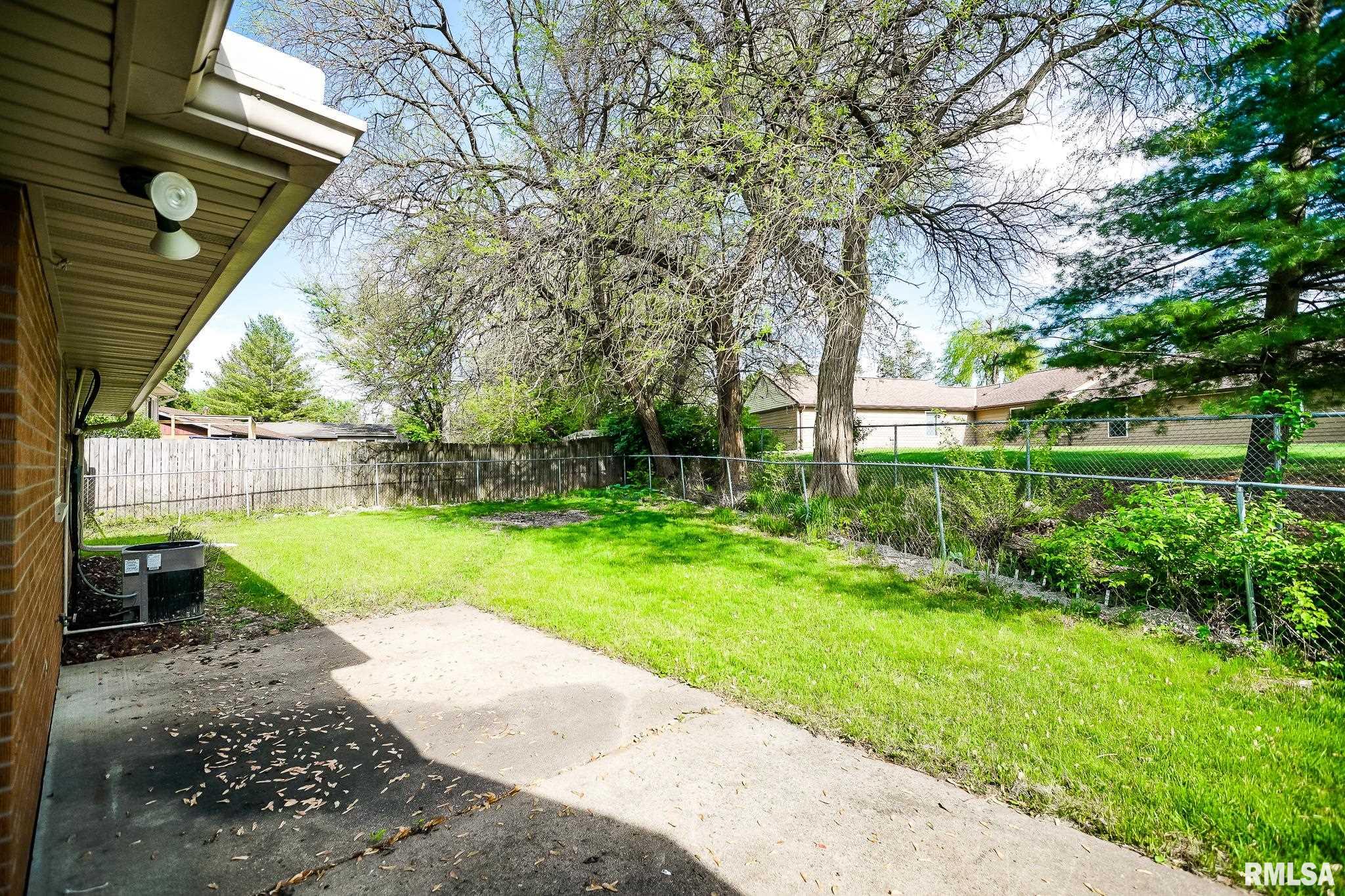 2910 W Scenic Drive, Peoria, Illinois image 36