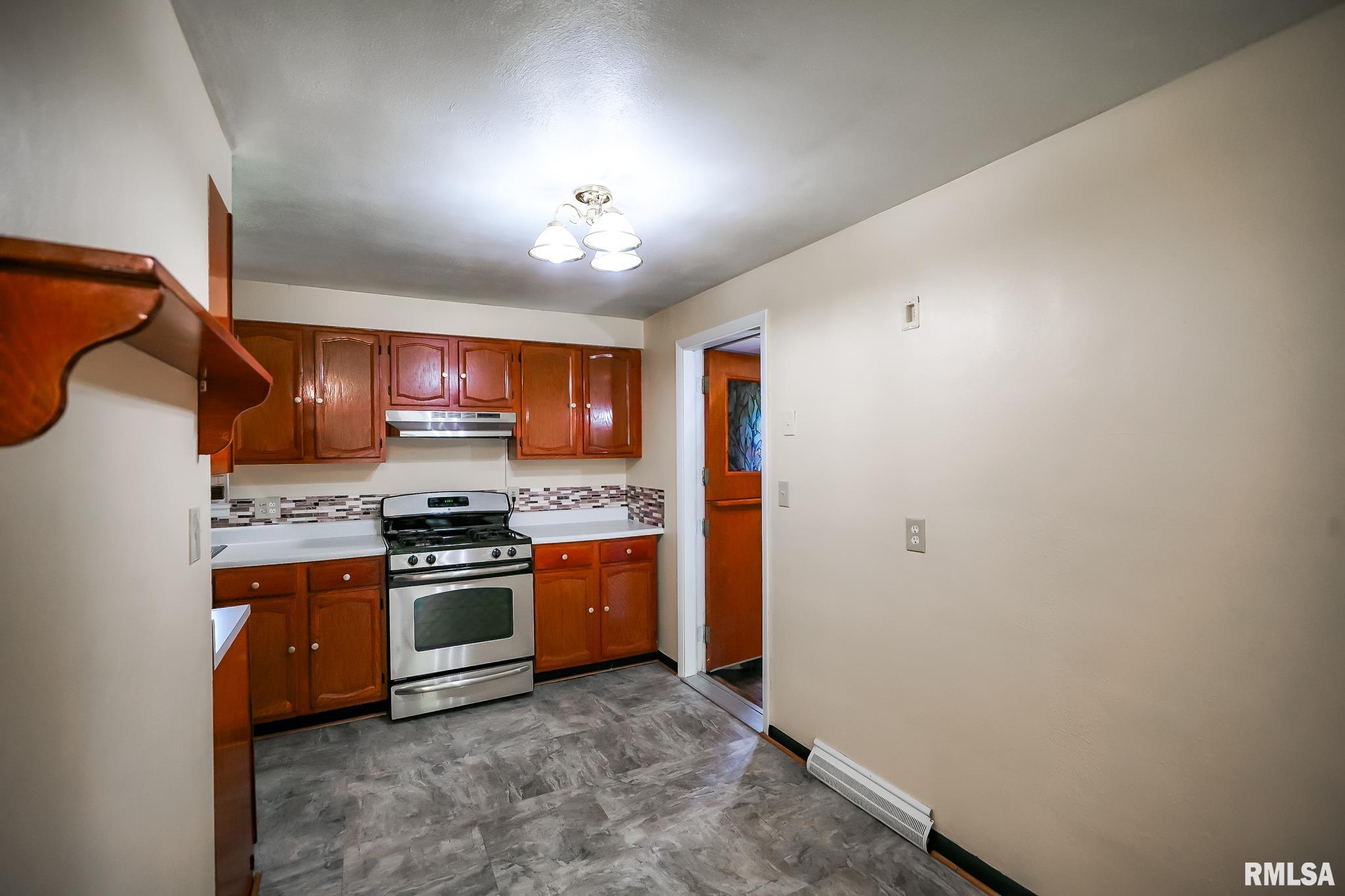 2910 W Scenic Drive, Peoria, Illinois image 8