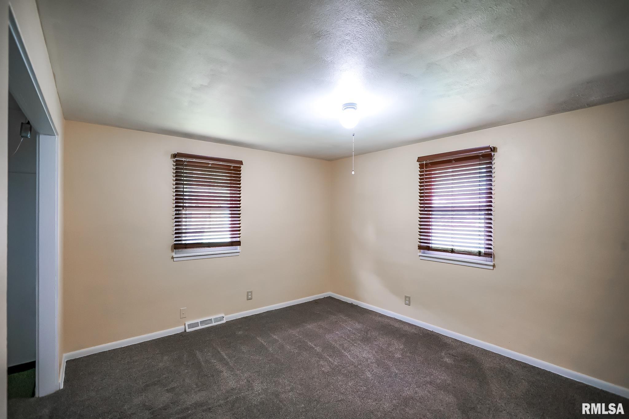 2910 W Scenic Drive, Peoria, Illinois image 22