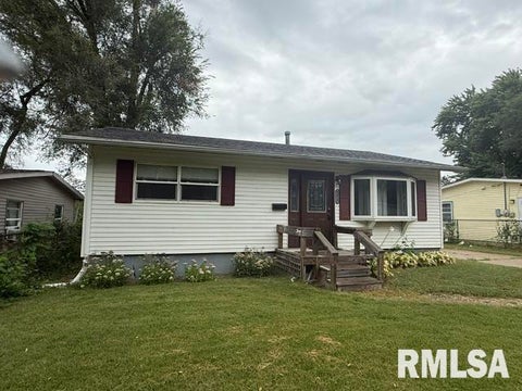 Homes For Sale - 1423 Illinois Street<br/> Pekin, IL 61554