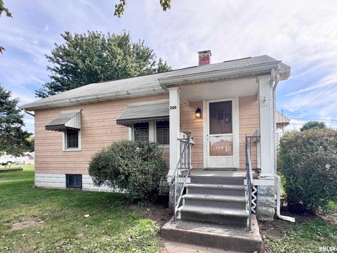 Homes For Sale - 200 3rd Street<br/> Tazewell County, South Pekin, IL 61564