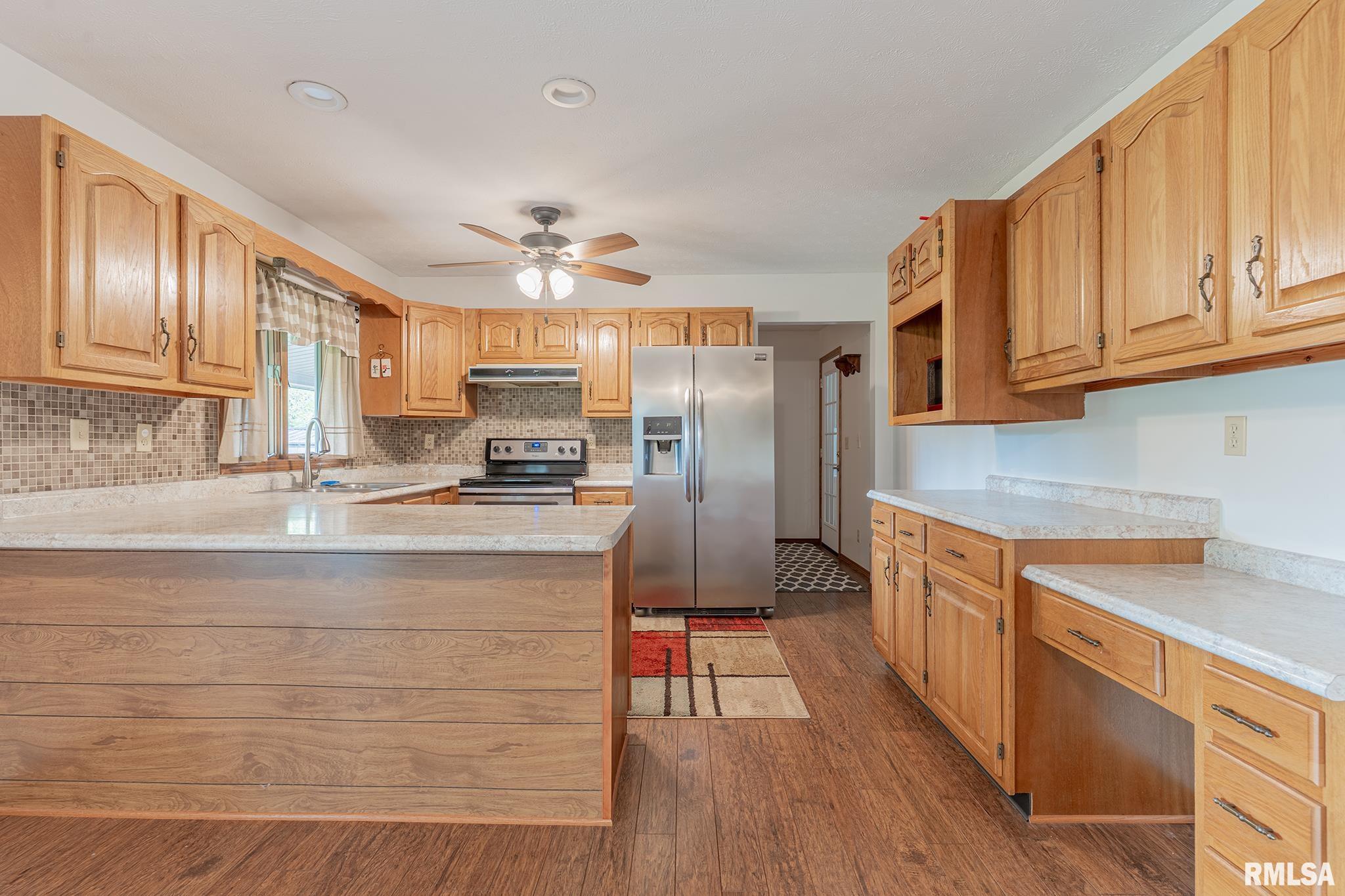 8 Mitchell Drive, Wayne City, Illinois image 20