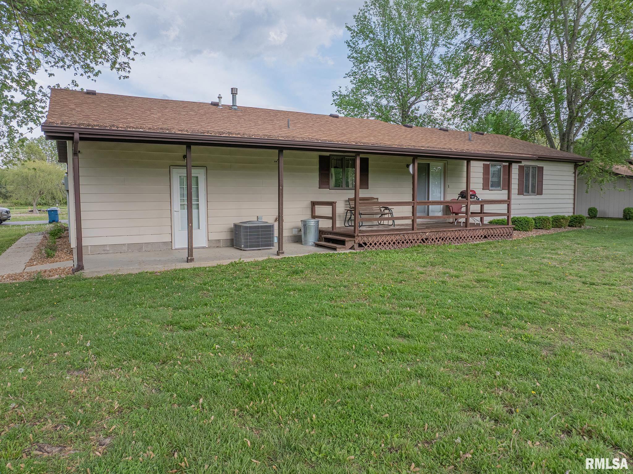 8 Mitchell Drive, Wayne City, Illinois image 12