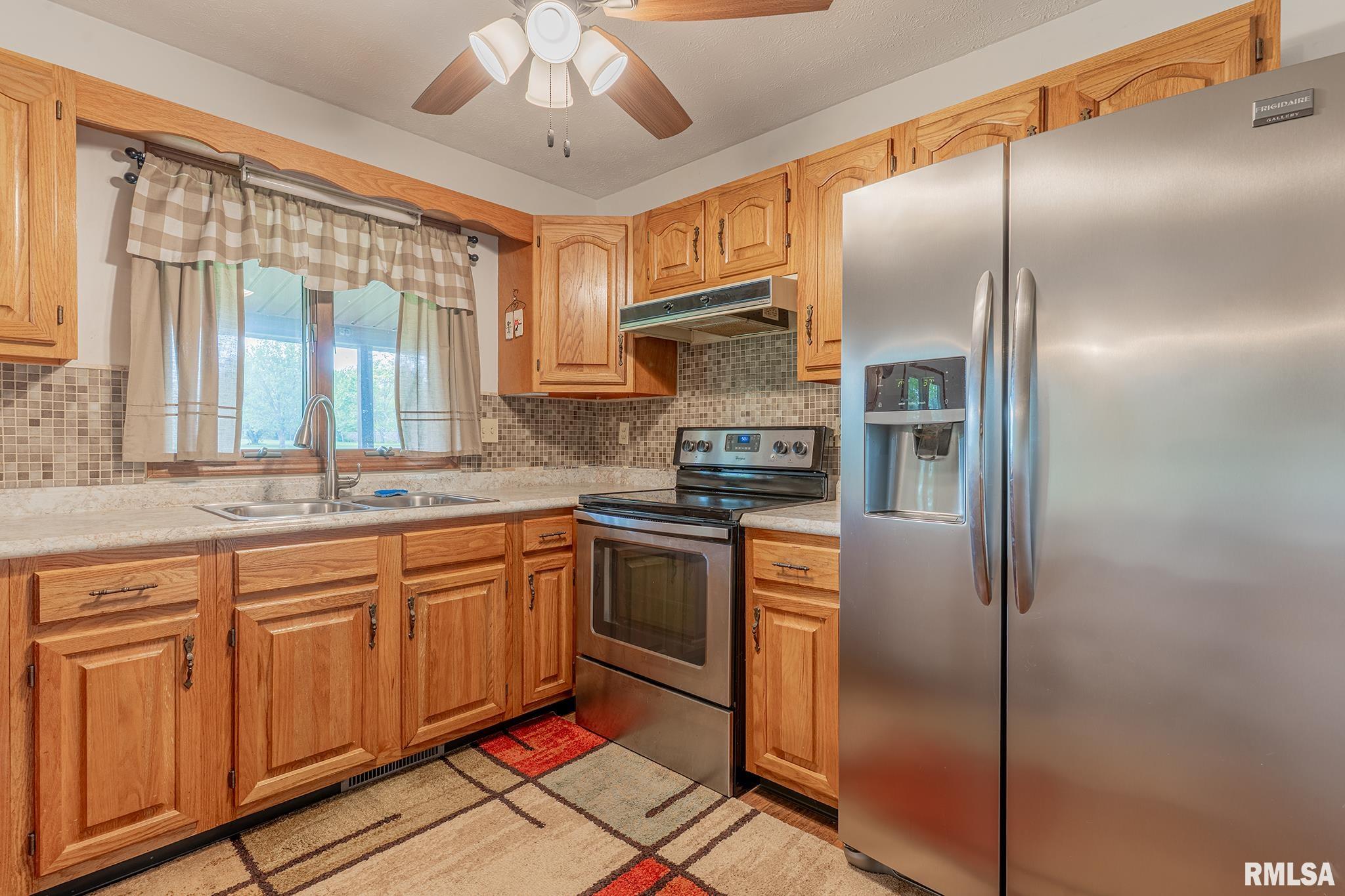 8 Mitchell Drive, Wayne City, Illinois image 23