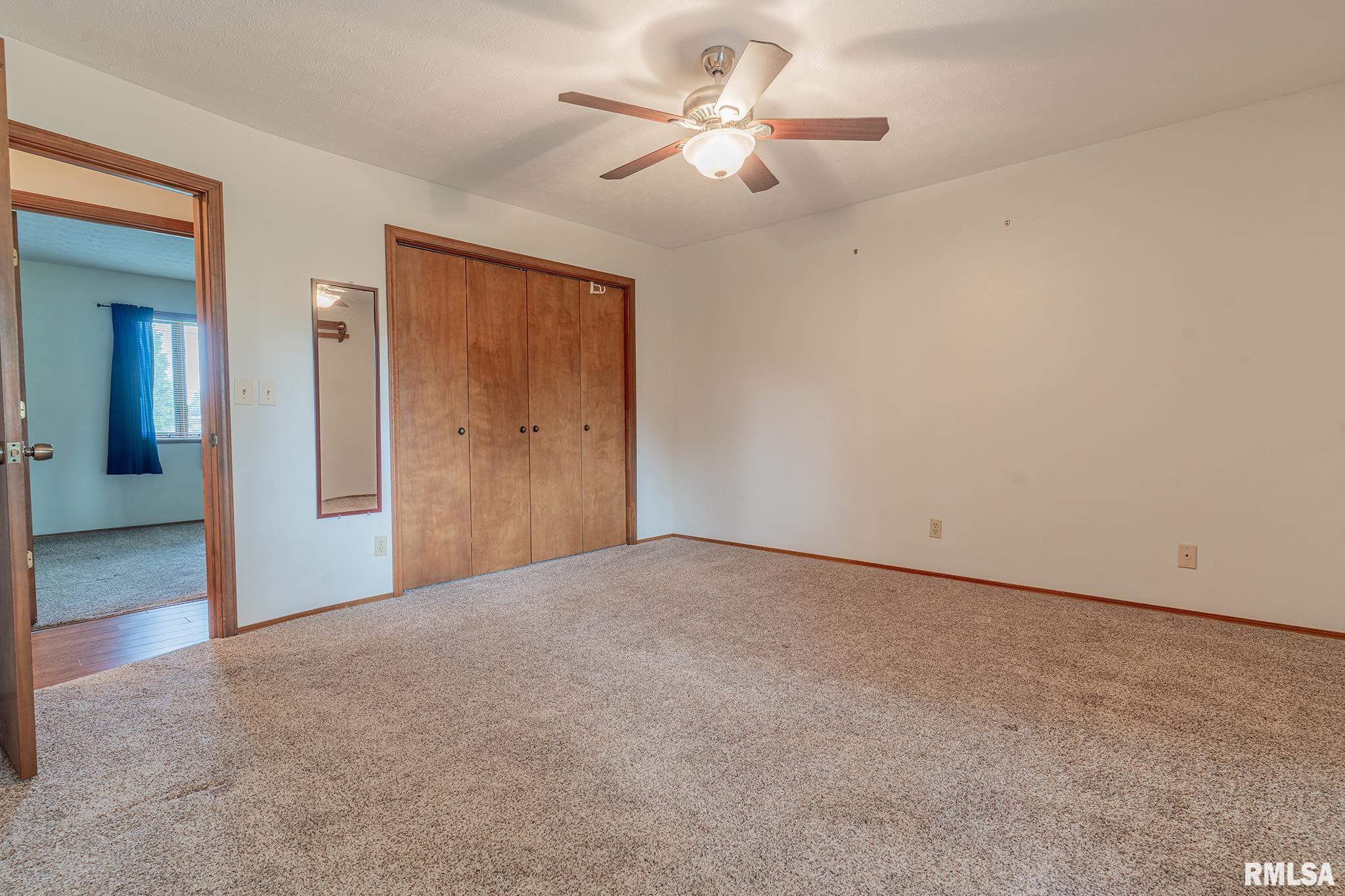 8 Mitchell Drive, Wayne City, Illinois image 31