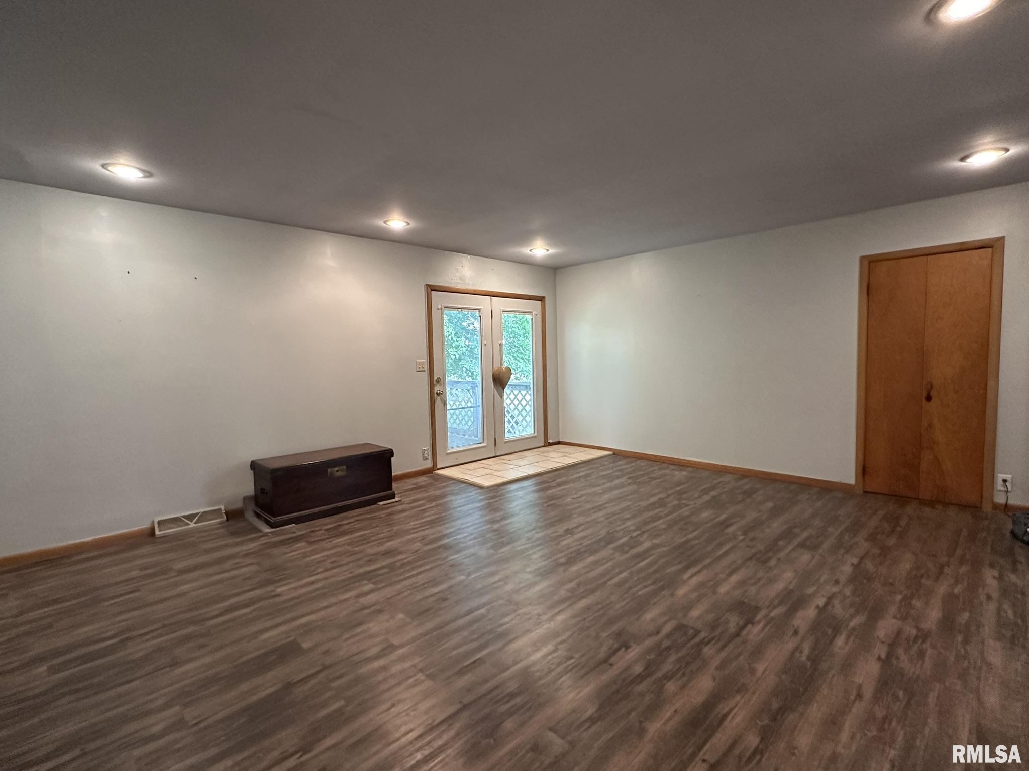810 NW 7th Avenue, Galva, Illinois image 24