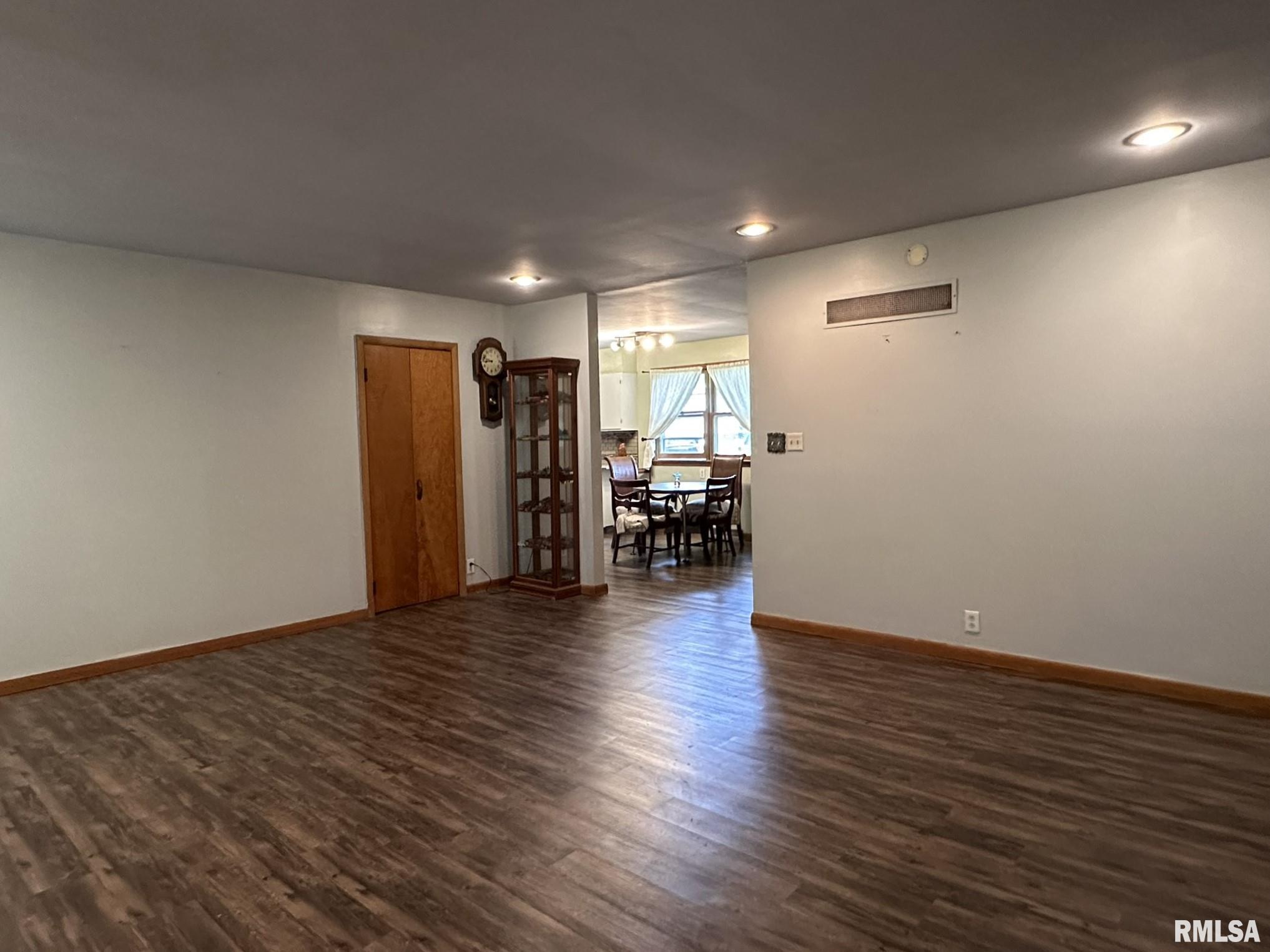 810 NW 7th Avenue, Galva, Illinois image 25