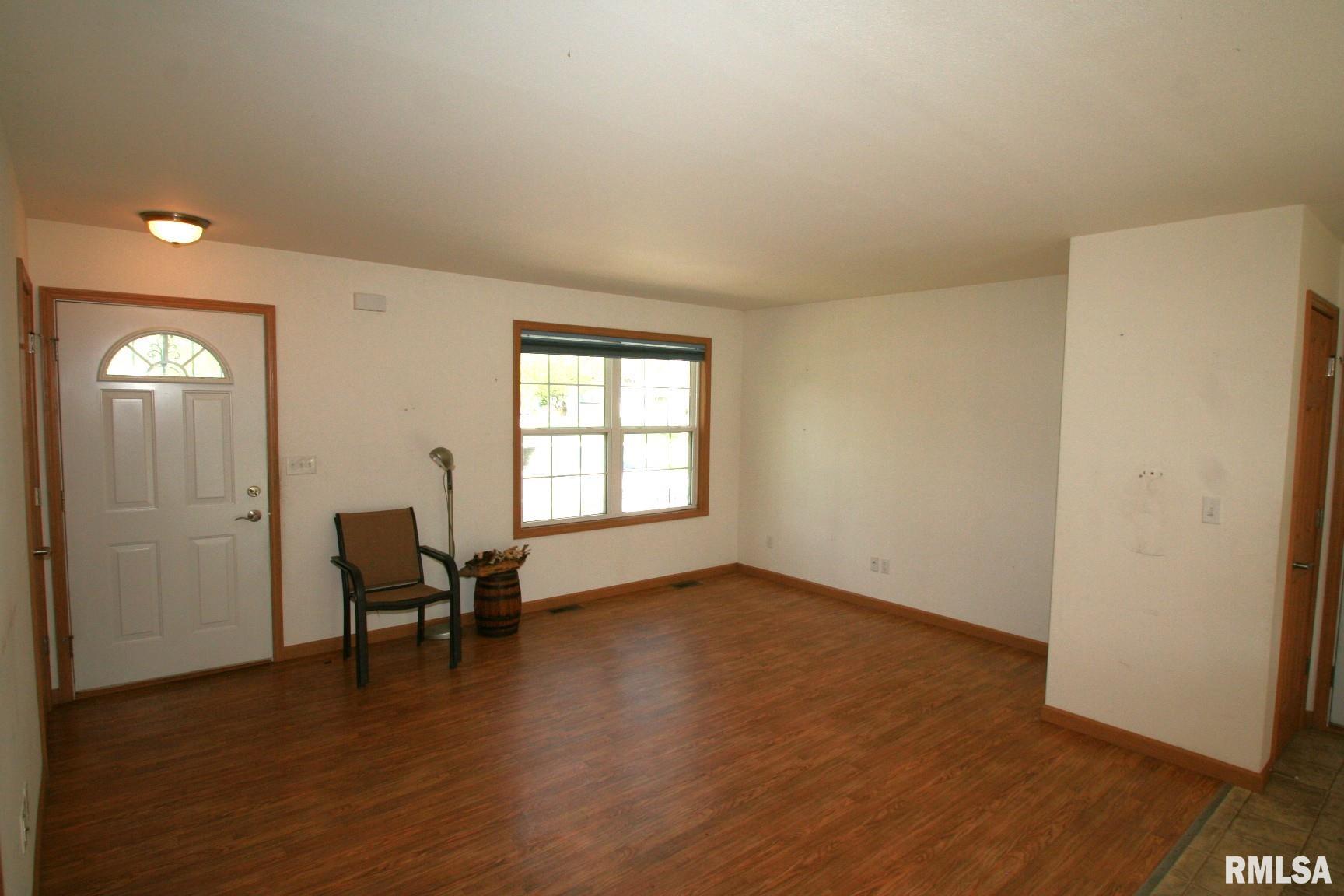 406 N Minier Avenue, Minier, Illinois image 7