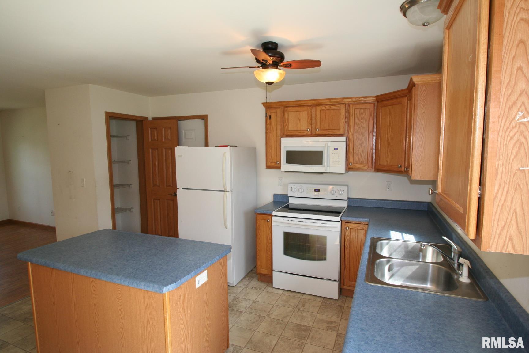 406 N Minier Avenue, Minier, Illinois image 12