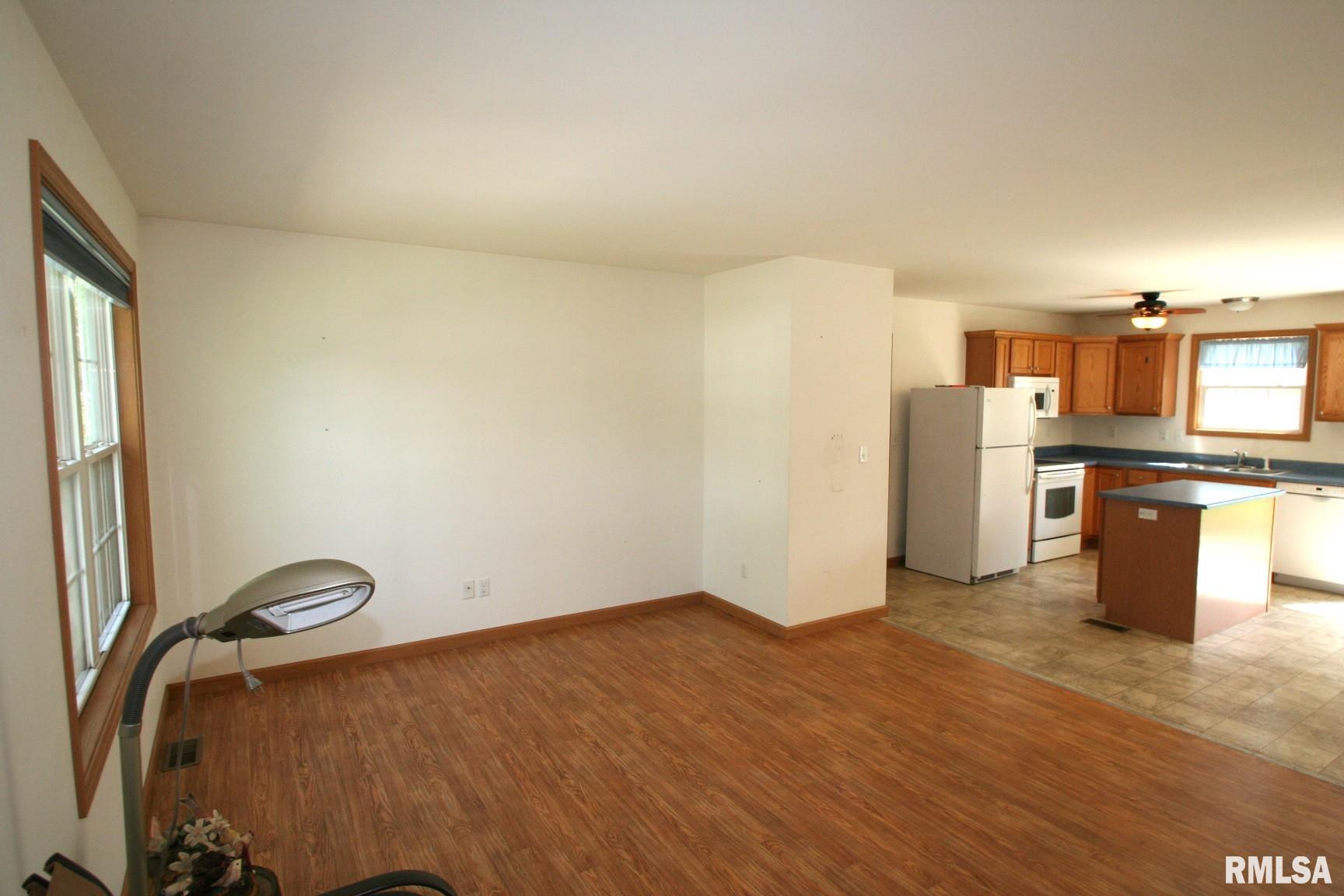406 N Minier Avenue, Minier, Illinois image 9