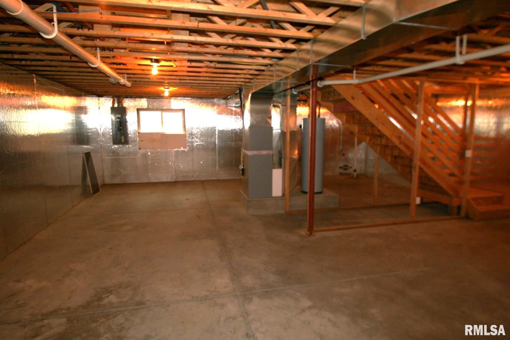 406 N Minier Avenue, Minier, Illinois image 20