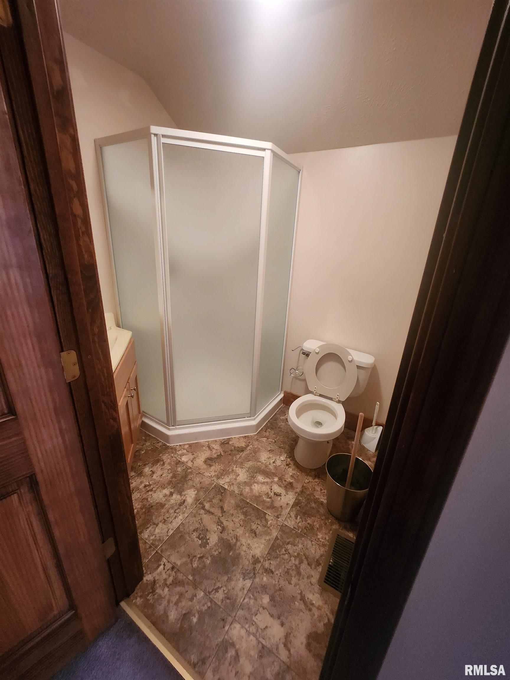 201 W Saint Louis Street, Pinckneyville, Illinois image 7