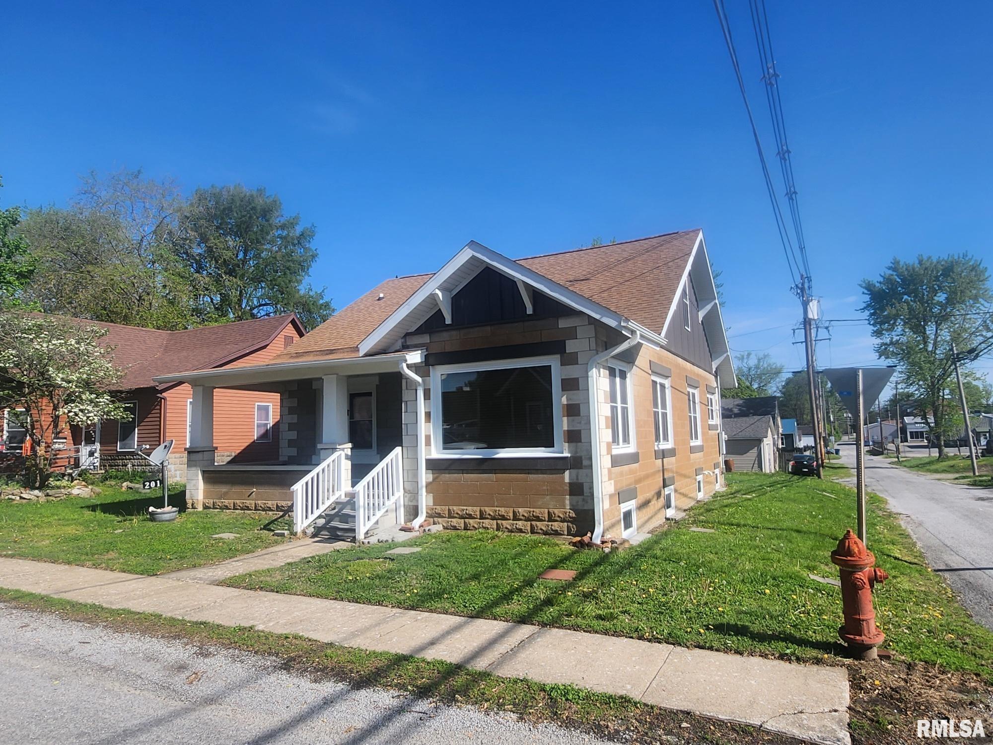 201 W Saint Louis Street, Pinckneyville, Illinois image 1