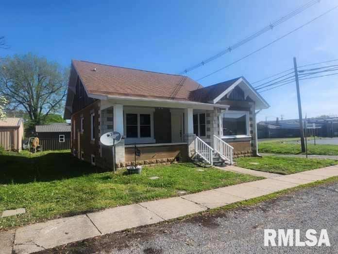 201 W Saint Louis Street, Pinckneyville, Illinois image 2
