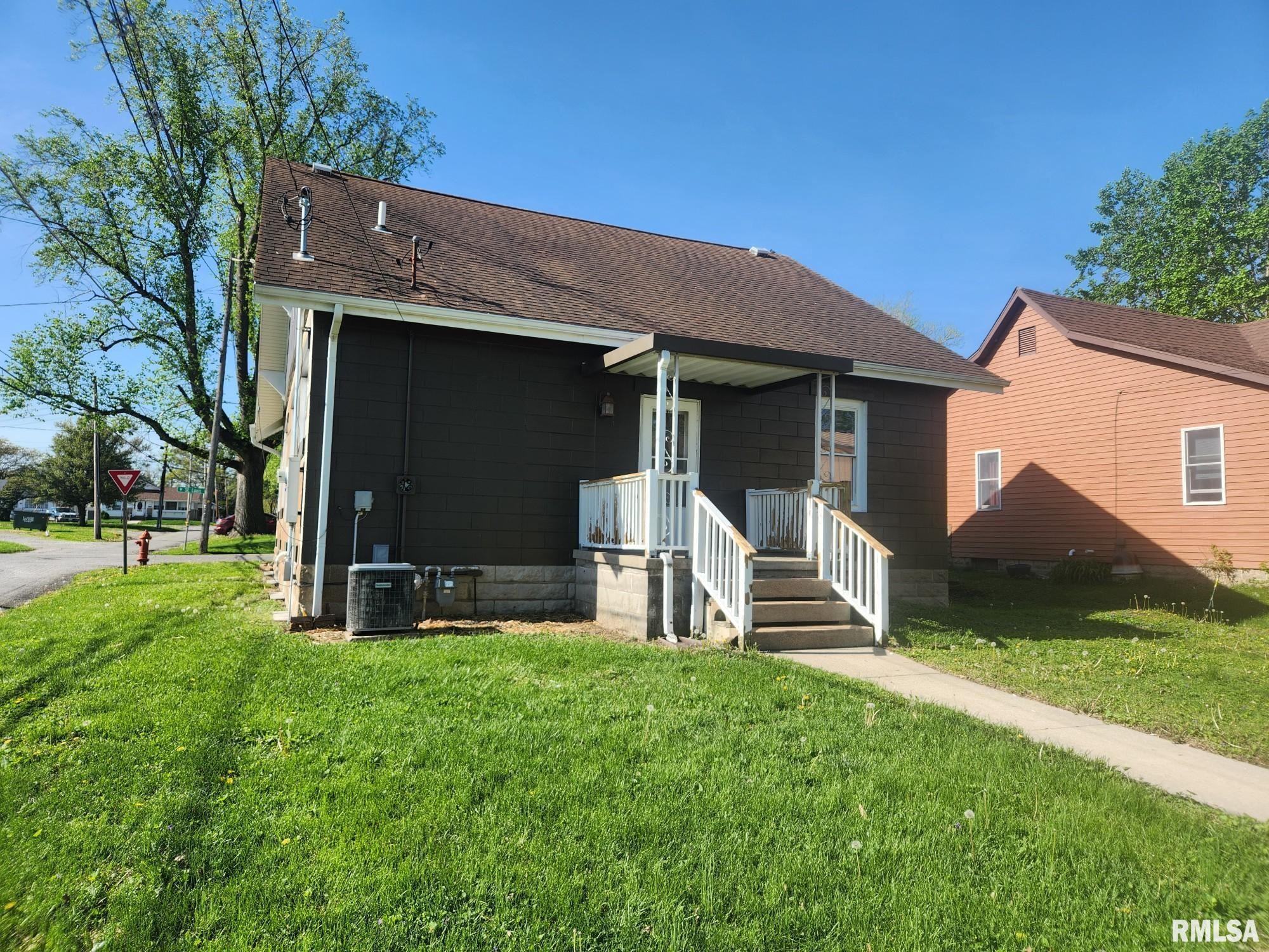 201 W Saint Louis Street, Pinckneyville, Illinois image 3