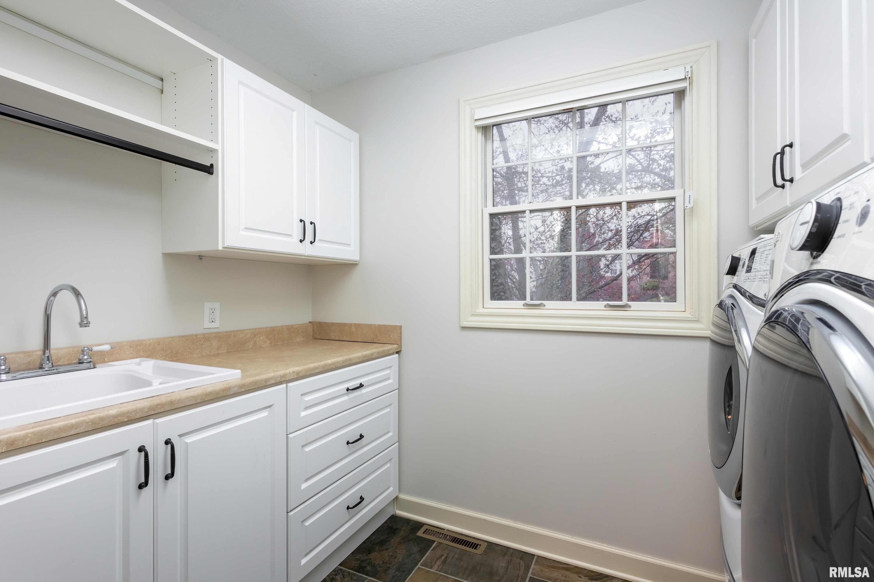 6800 Ridges Court, Bettendorf, Iowa image 25