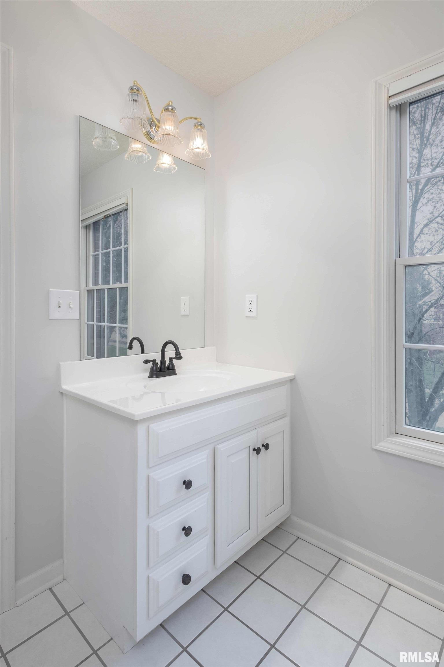 6800 Ridges Court, Bettendorf, Iowa image 35