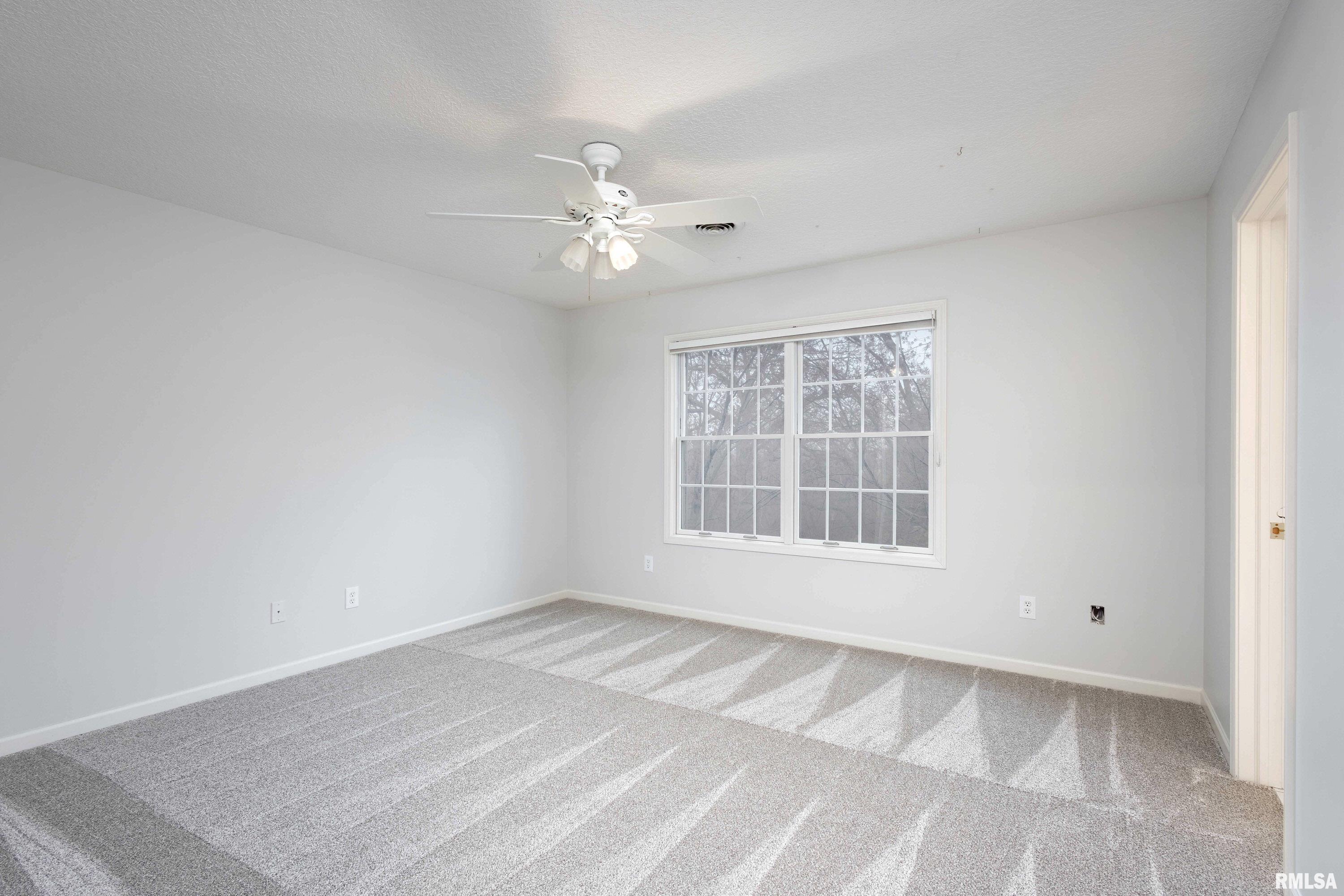 6800 Ridges Court, Bettendorf, Iowa image 32