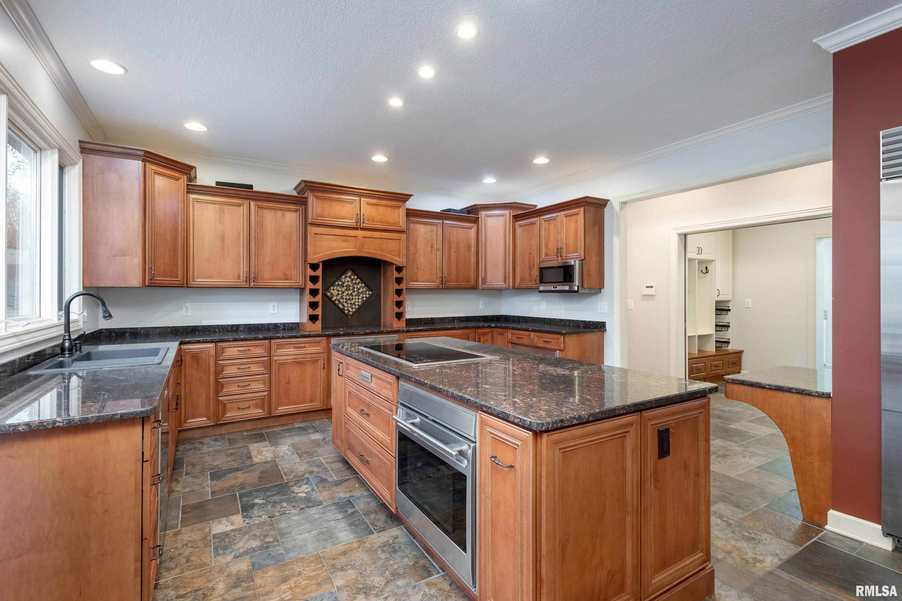 6800 Ridges Court, Bettendorf, Iowa image 19