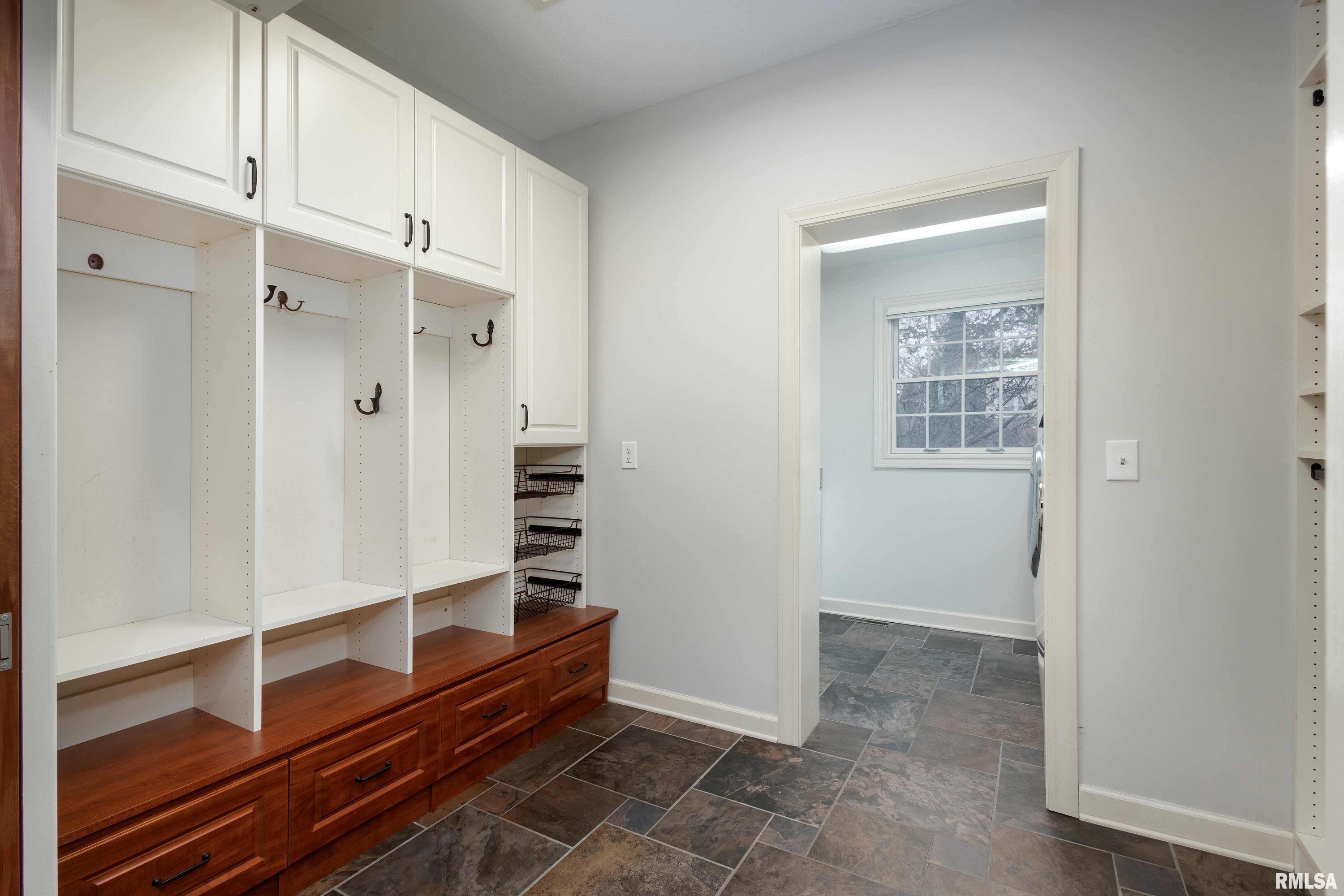 6800 Ridges Court, Bettendorf, Iowa image 24