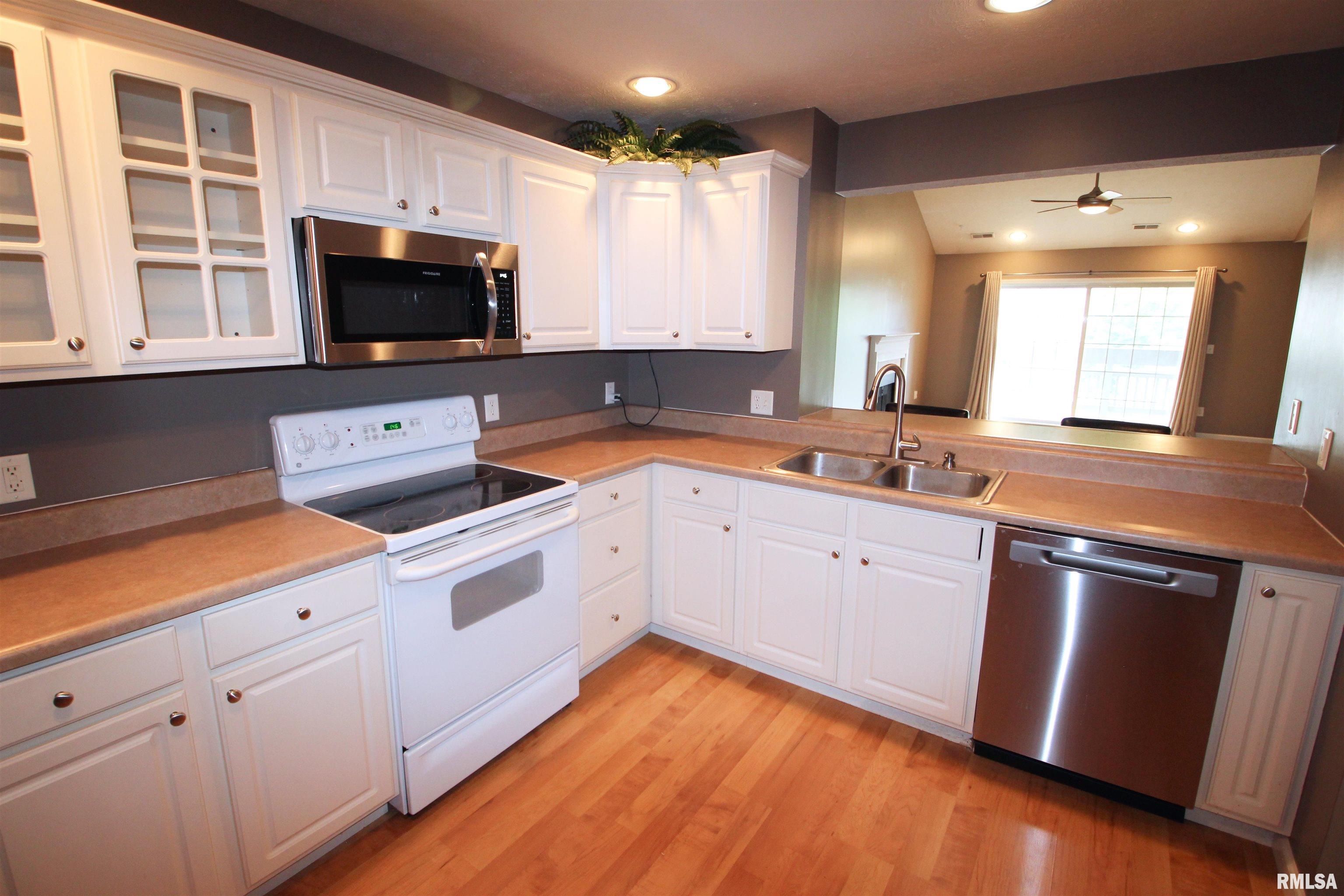 4507 N Thornhill Drive #203C, Peoria, Illinois image 12