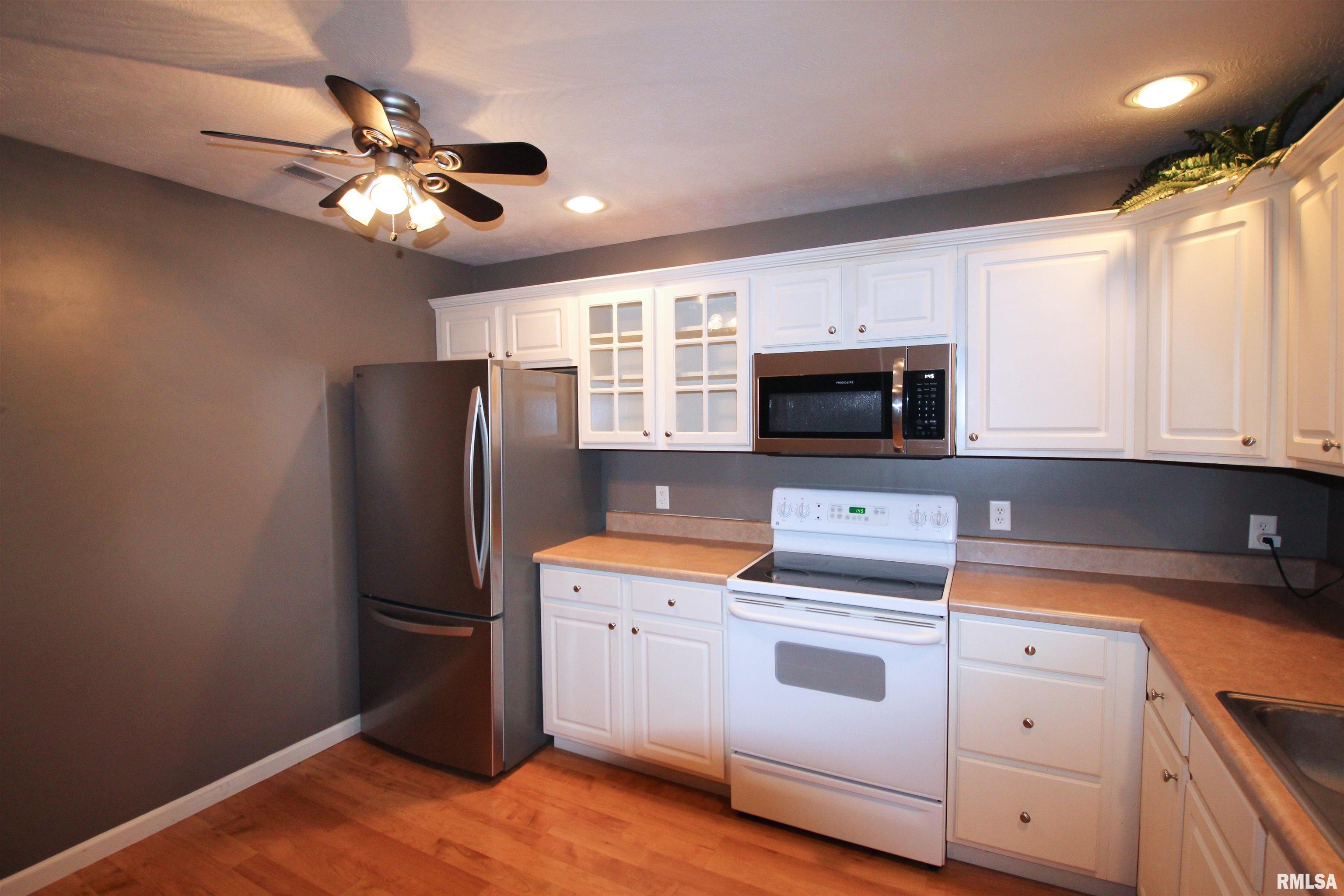4507 N Thornhill Drive #203C, Peoria, Illinois image 16