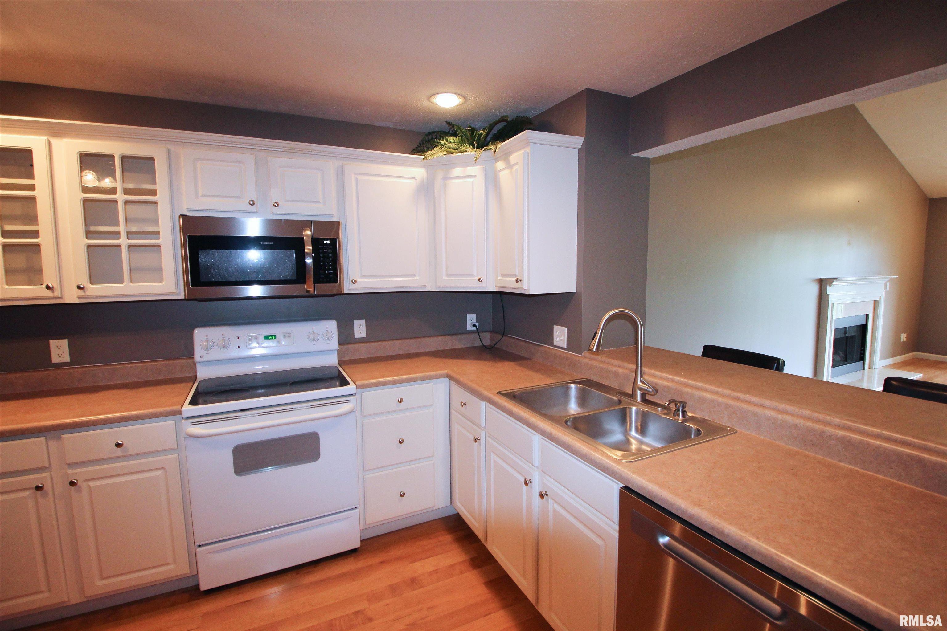 4507 N Thornhill Drive #203C, Peoria, Illinois image 14